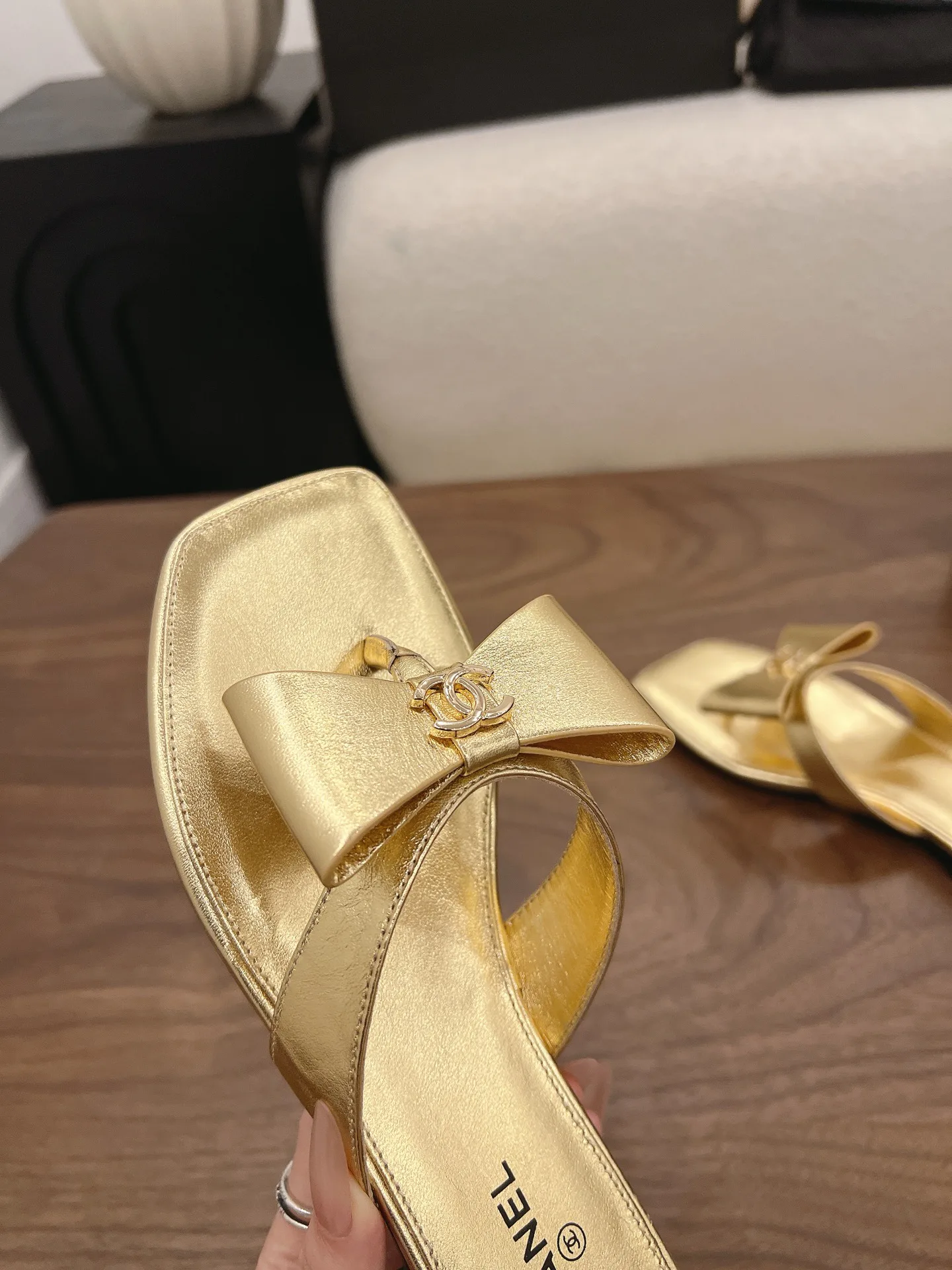 Women's Flip-Flops CHANEL 16944161