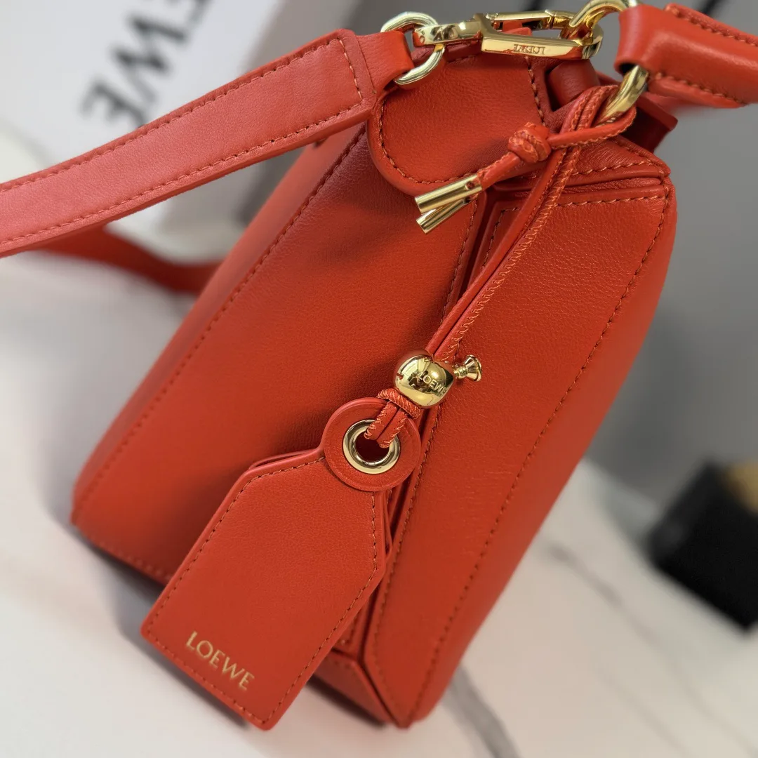 Women's Classic Handbags LOEWE 18278201