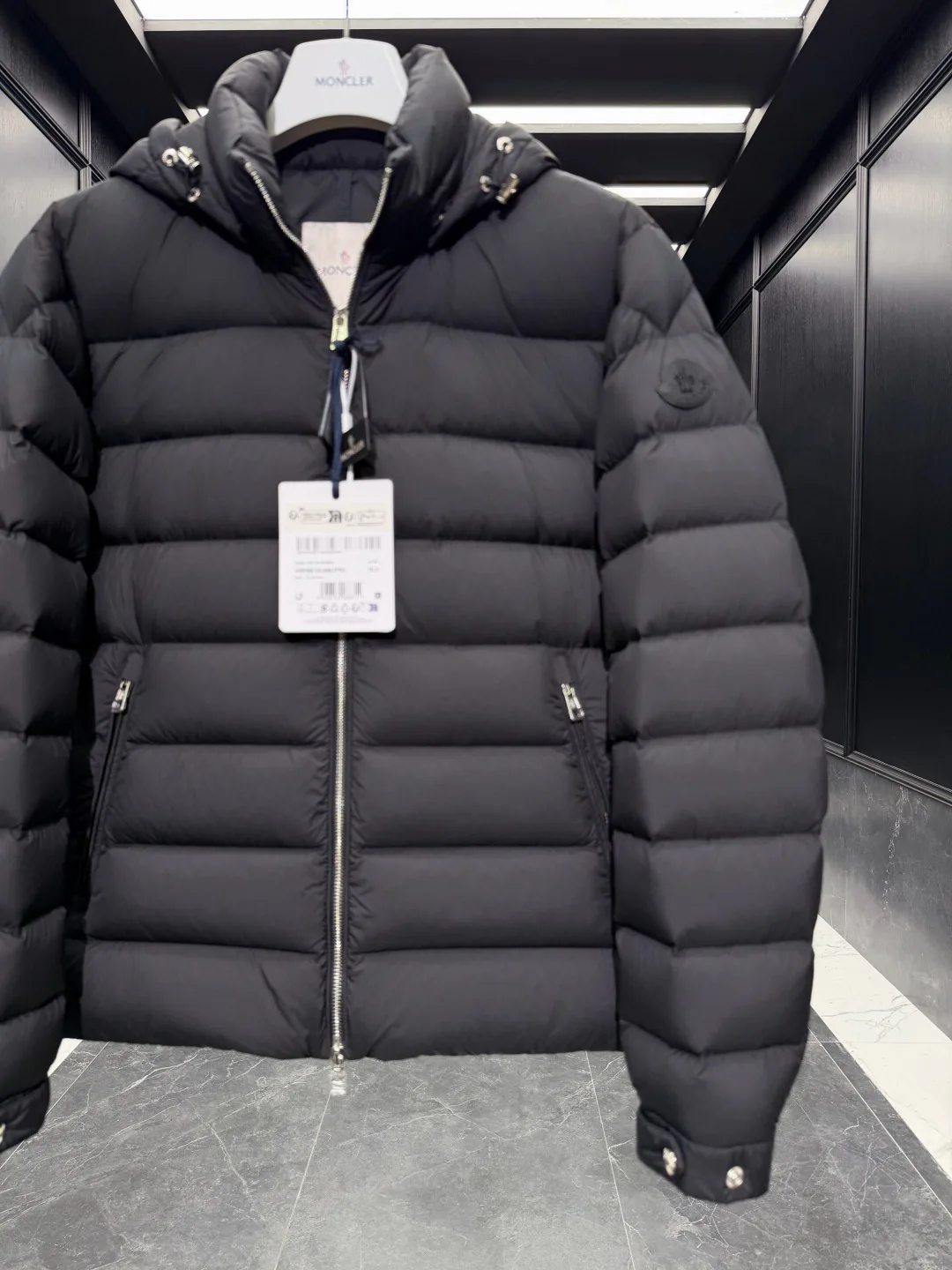 Men's Jackets And Down Jackets MONCLER 18416881