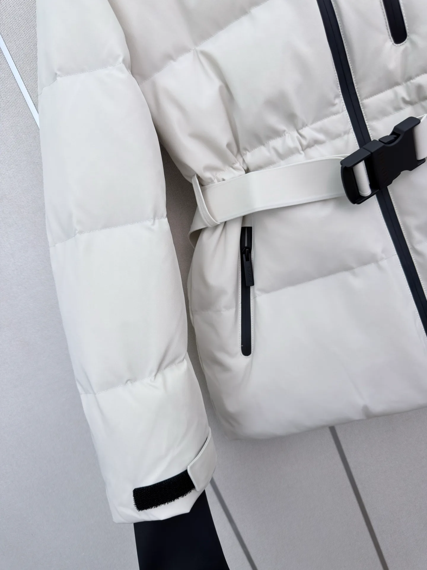 Women's Jackets And Down Jackets PRADA 18023491