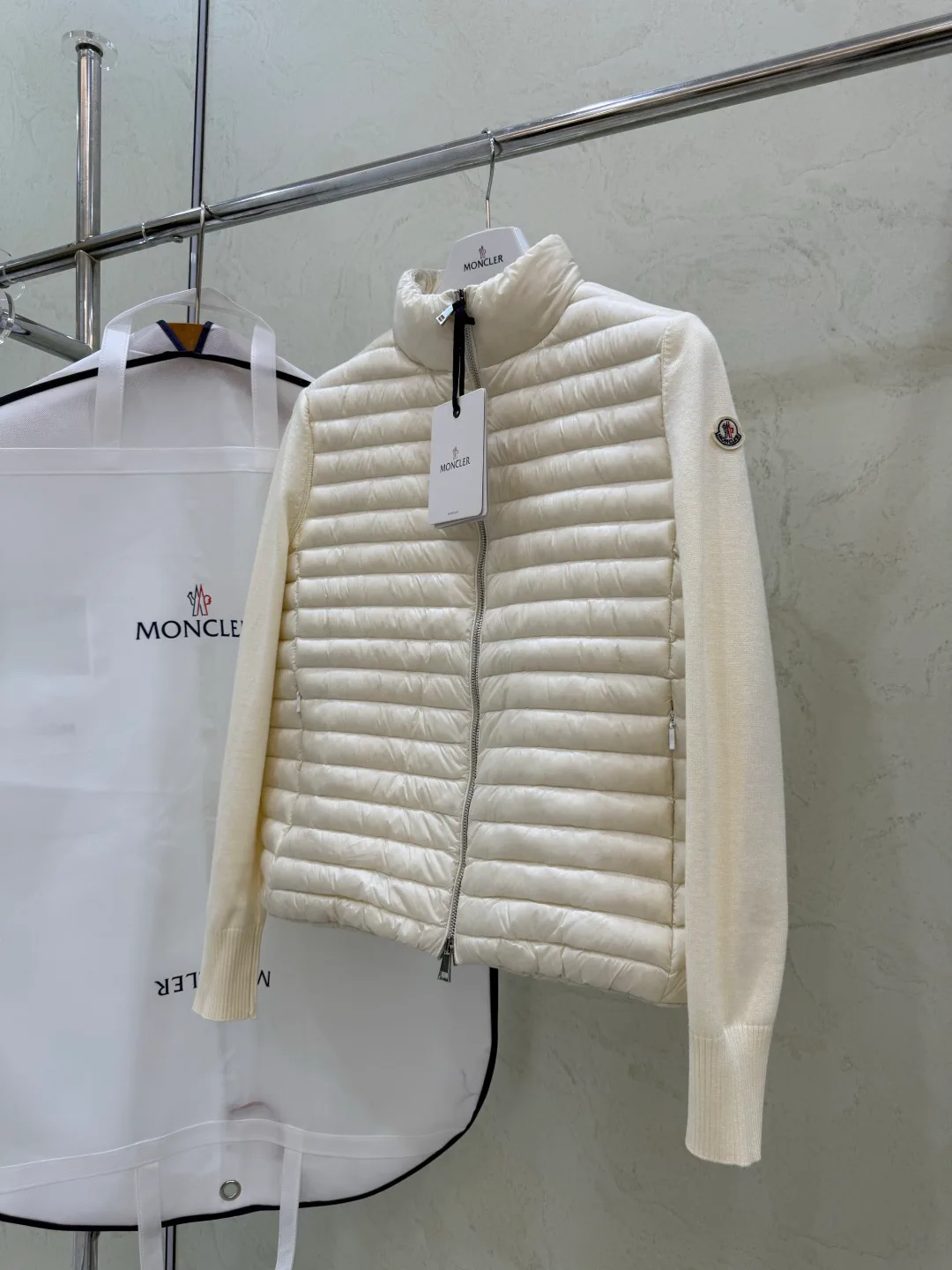 Women's Jackets And Down Jackets MONCLER 17918887
