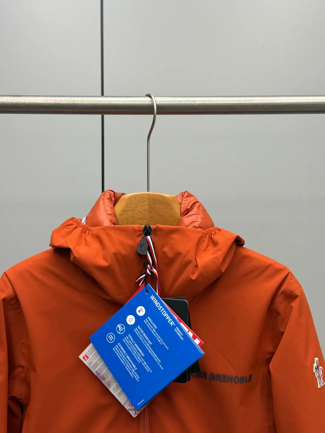 Women's Jackets And Down Jackets MONCLER 17841156