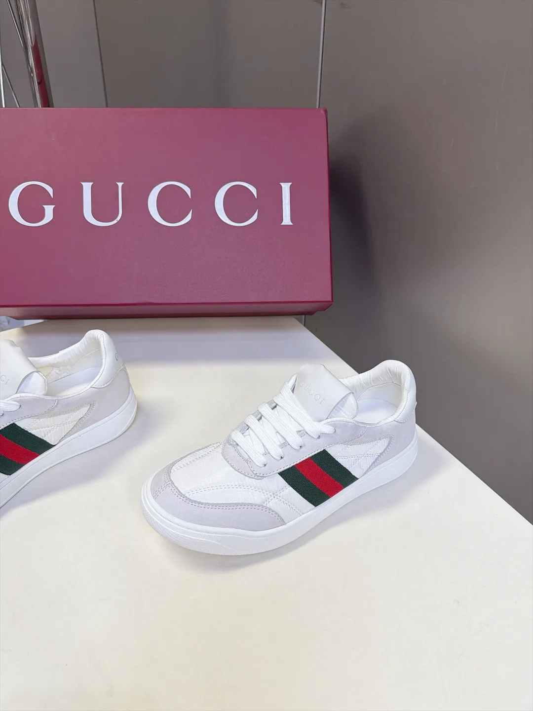 Women's Sneakers GUCCI 18005190