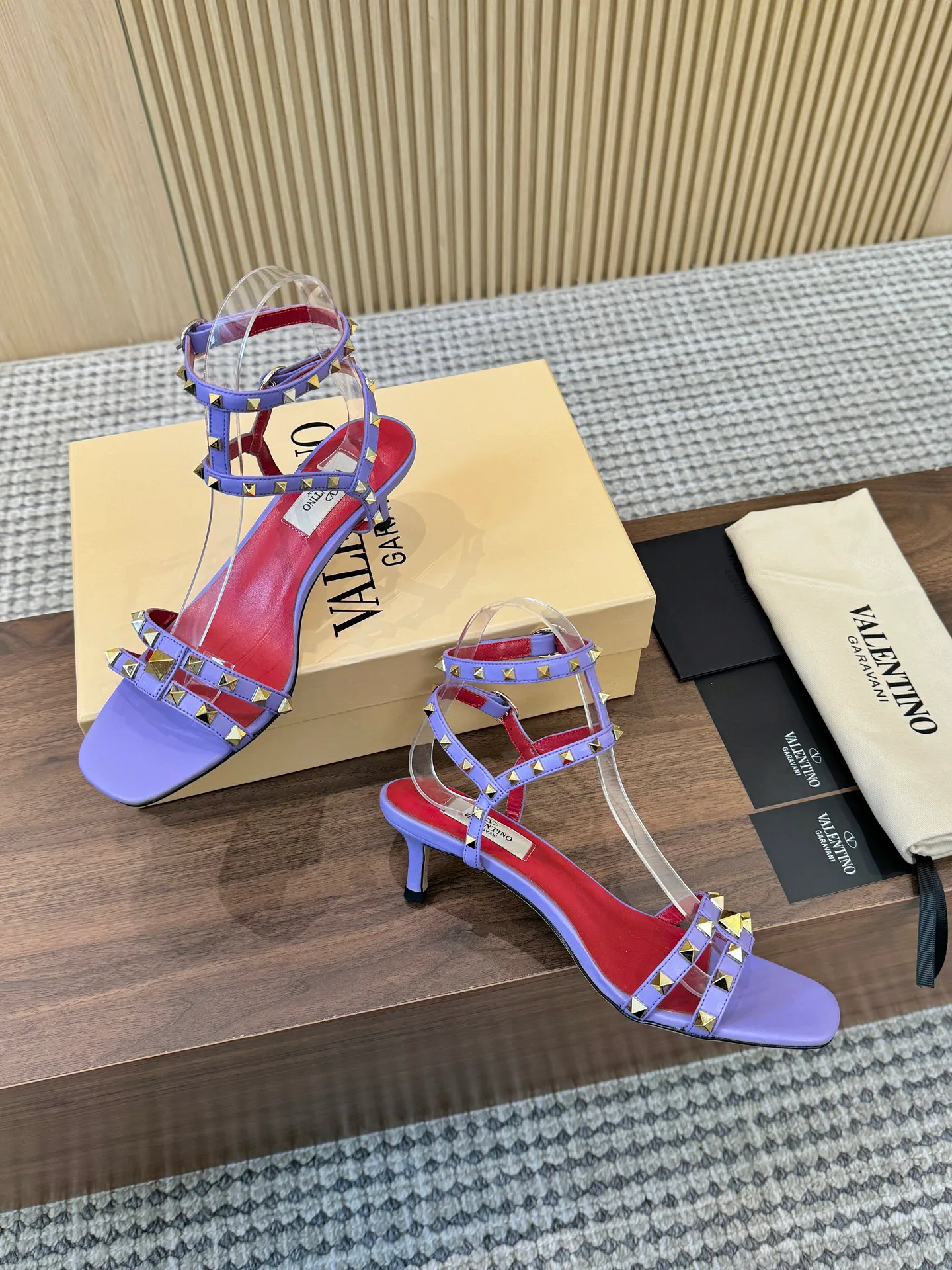Women's Open-Toe Sandals VALENTINO 17411462
