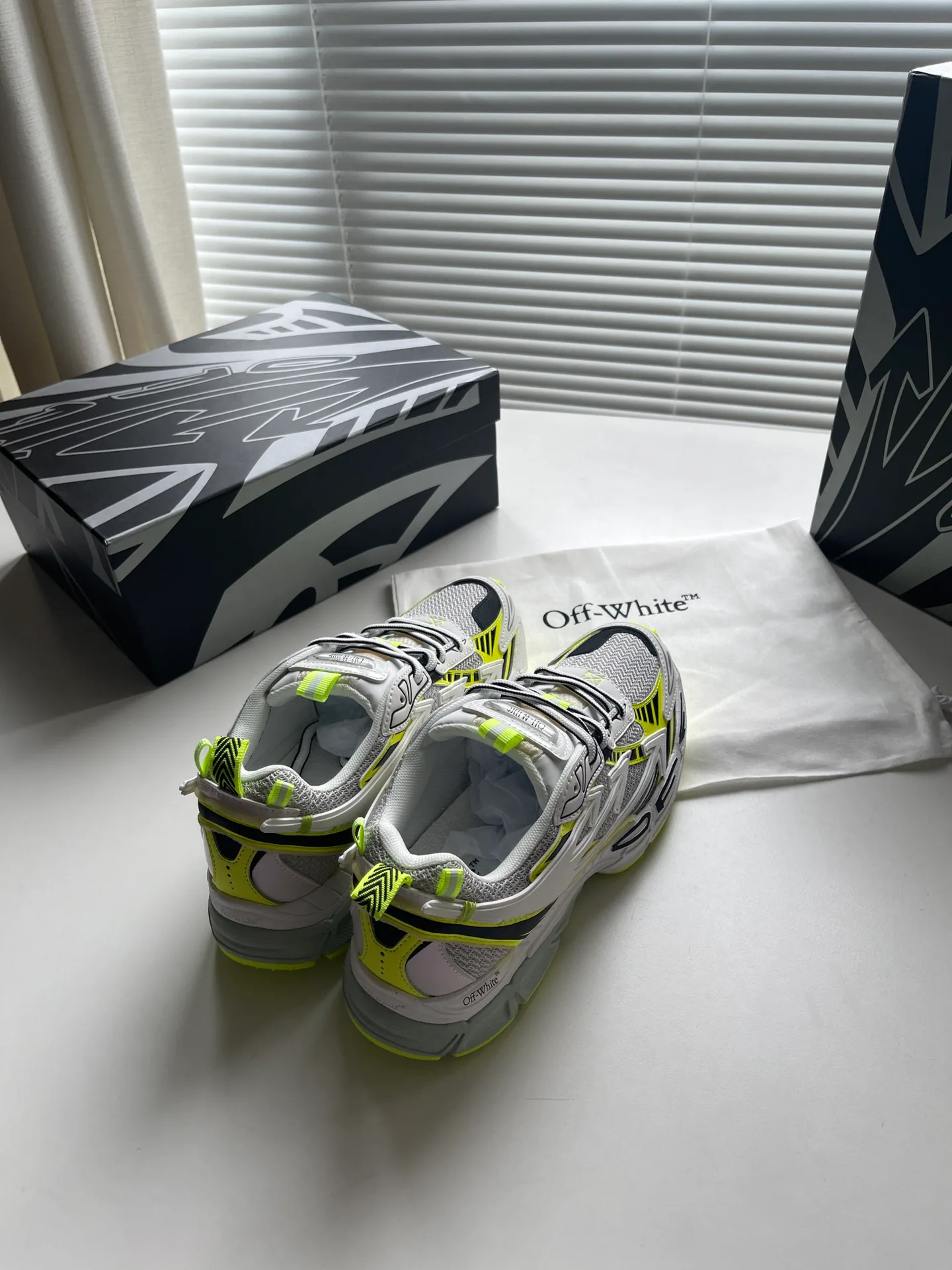 Men's Sneakers OFF-WHITE 17813795
