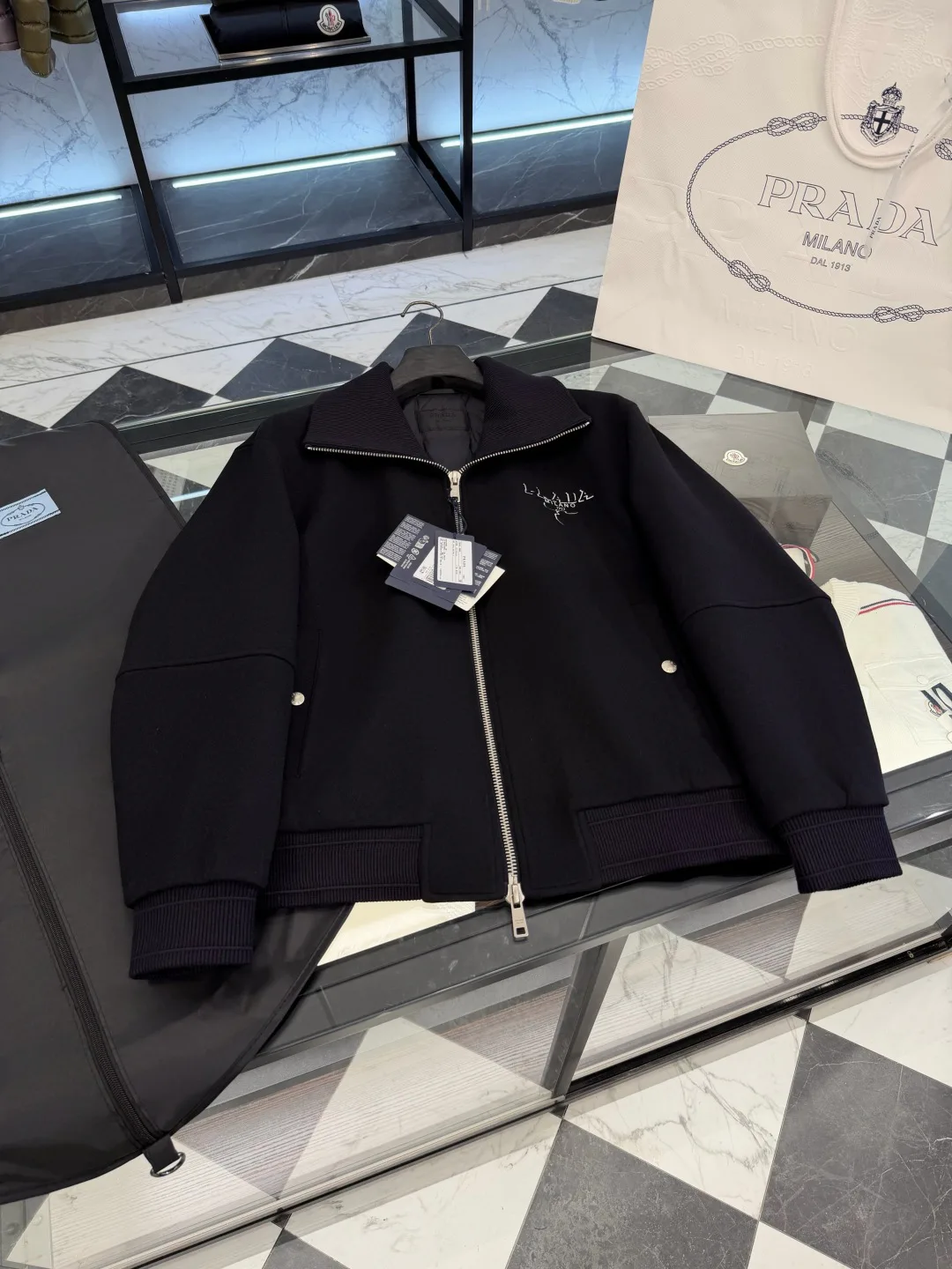 Куртки И Пуховики Мужские Prada 18596138