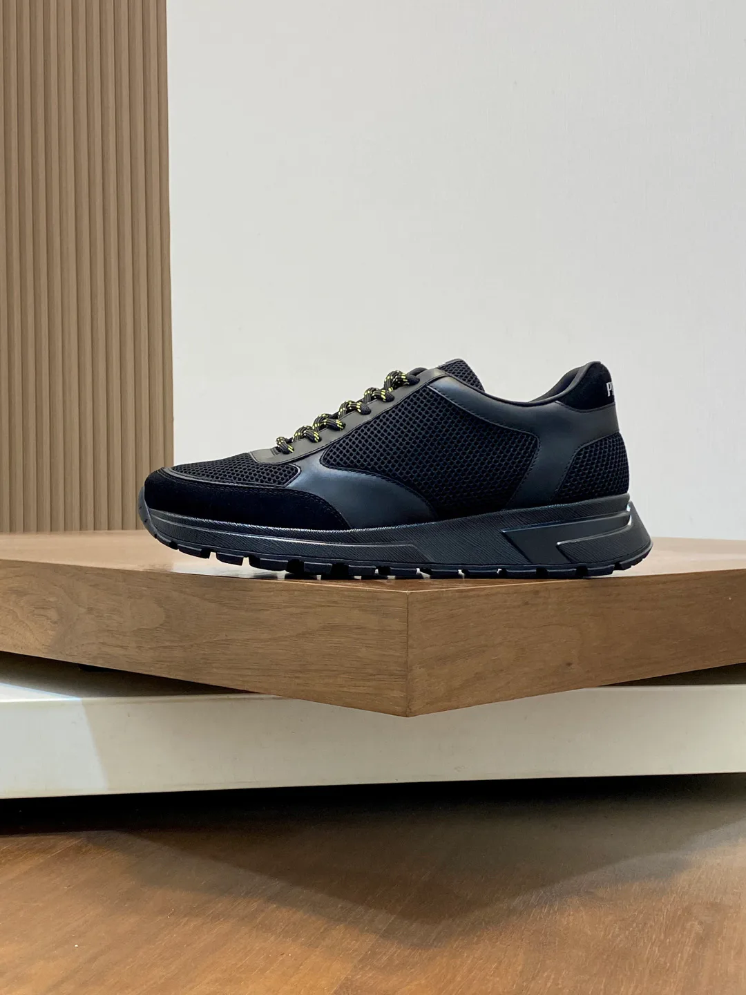 Men's Sneakers PRADA 18079032