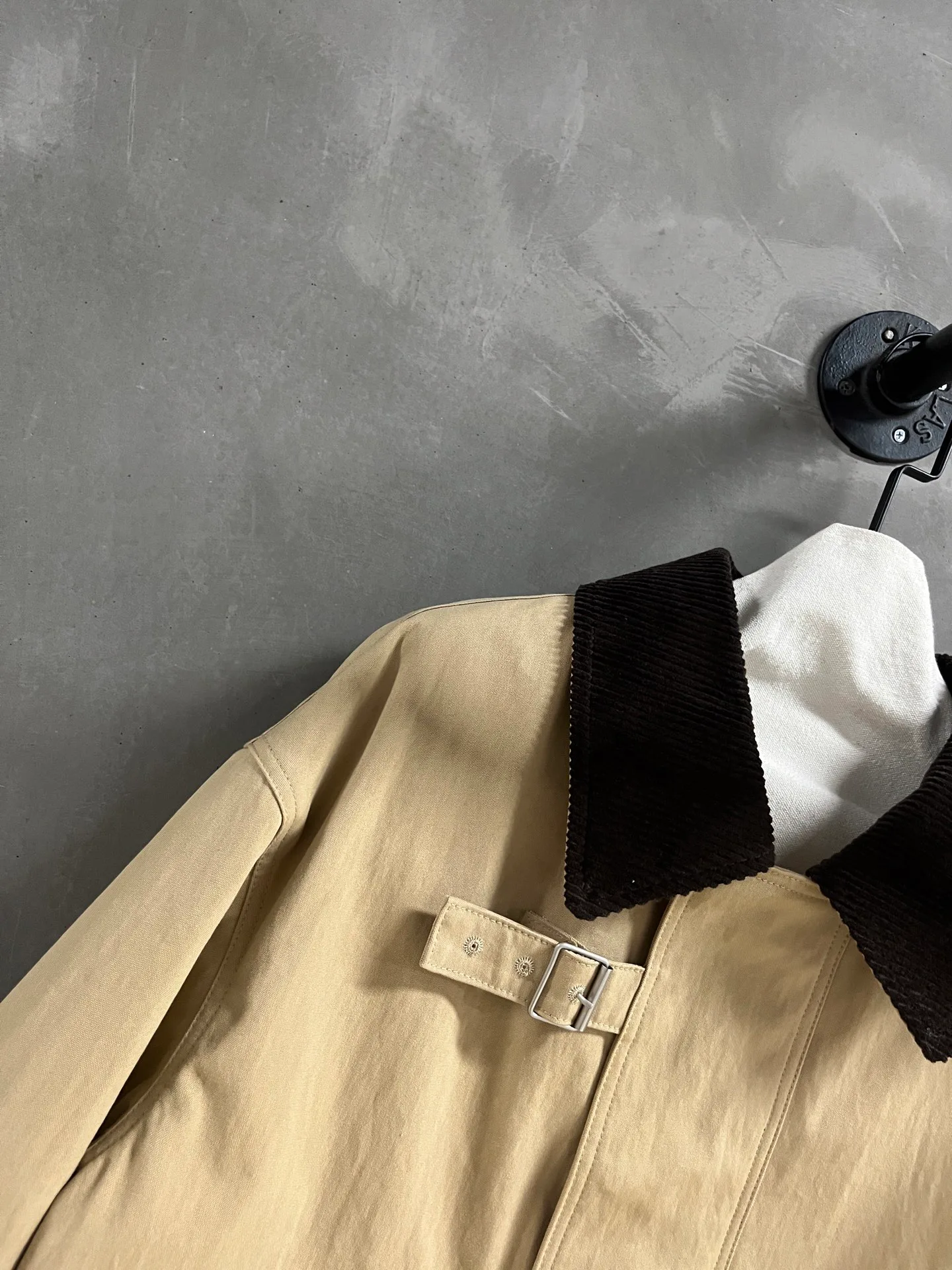Women's Jackets And Down Jackets LOEWE 18172836