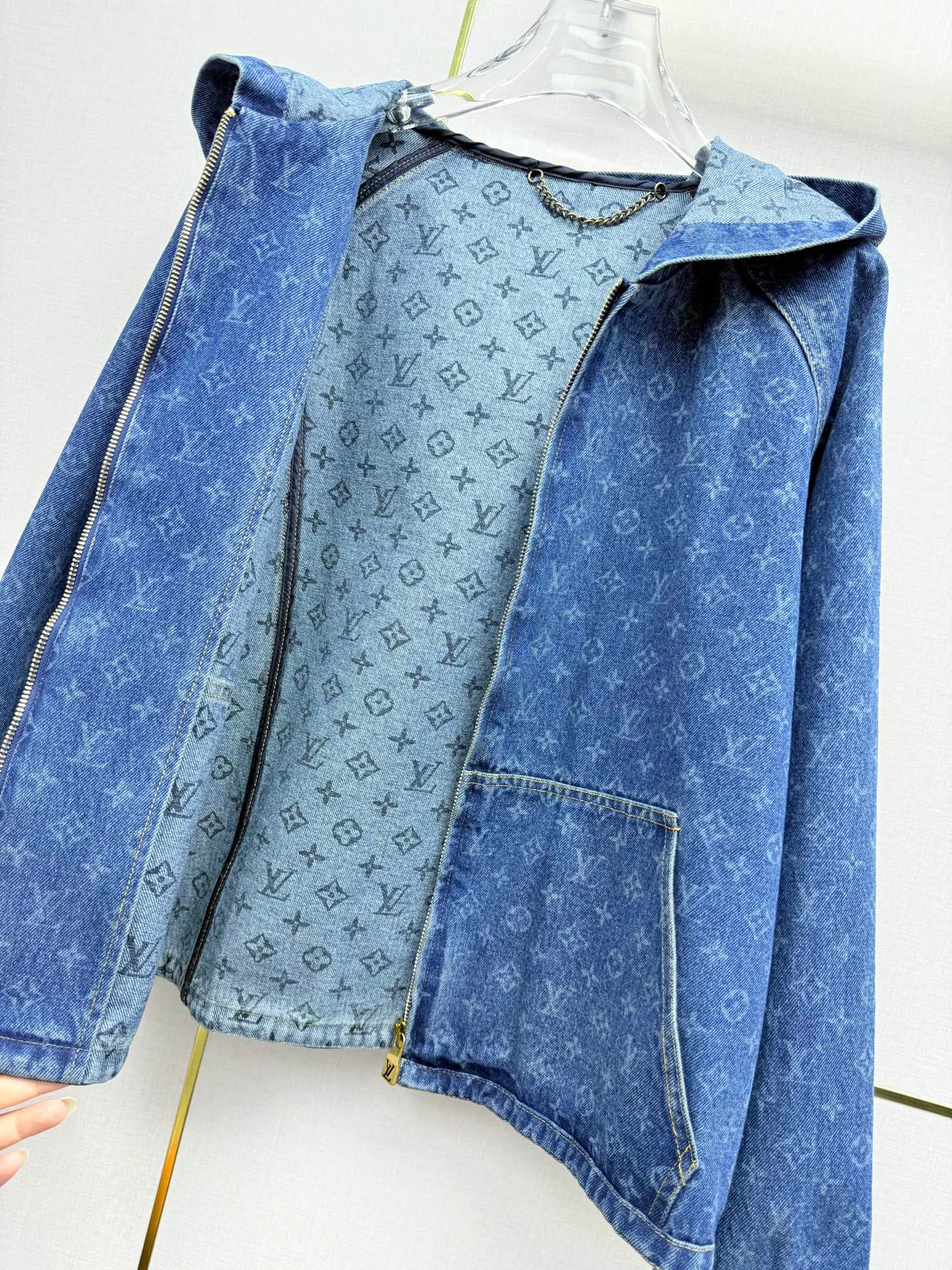 Women's Jackets And Down Jackets LOUIS VUITTON 18348324