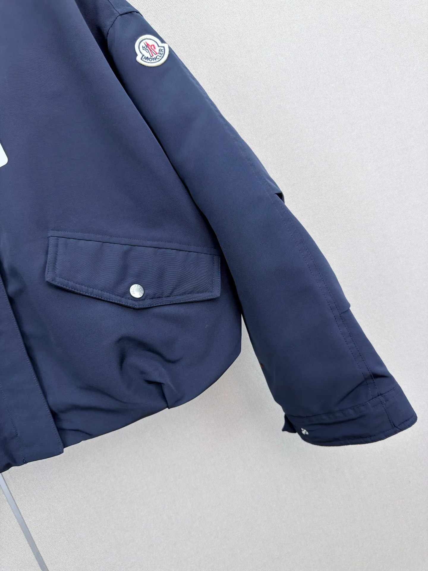 Women's Jackets And Down Jackets MONCLER 18402395