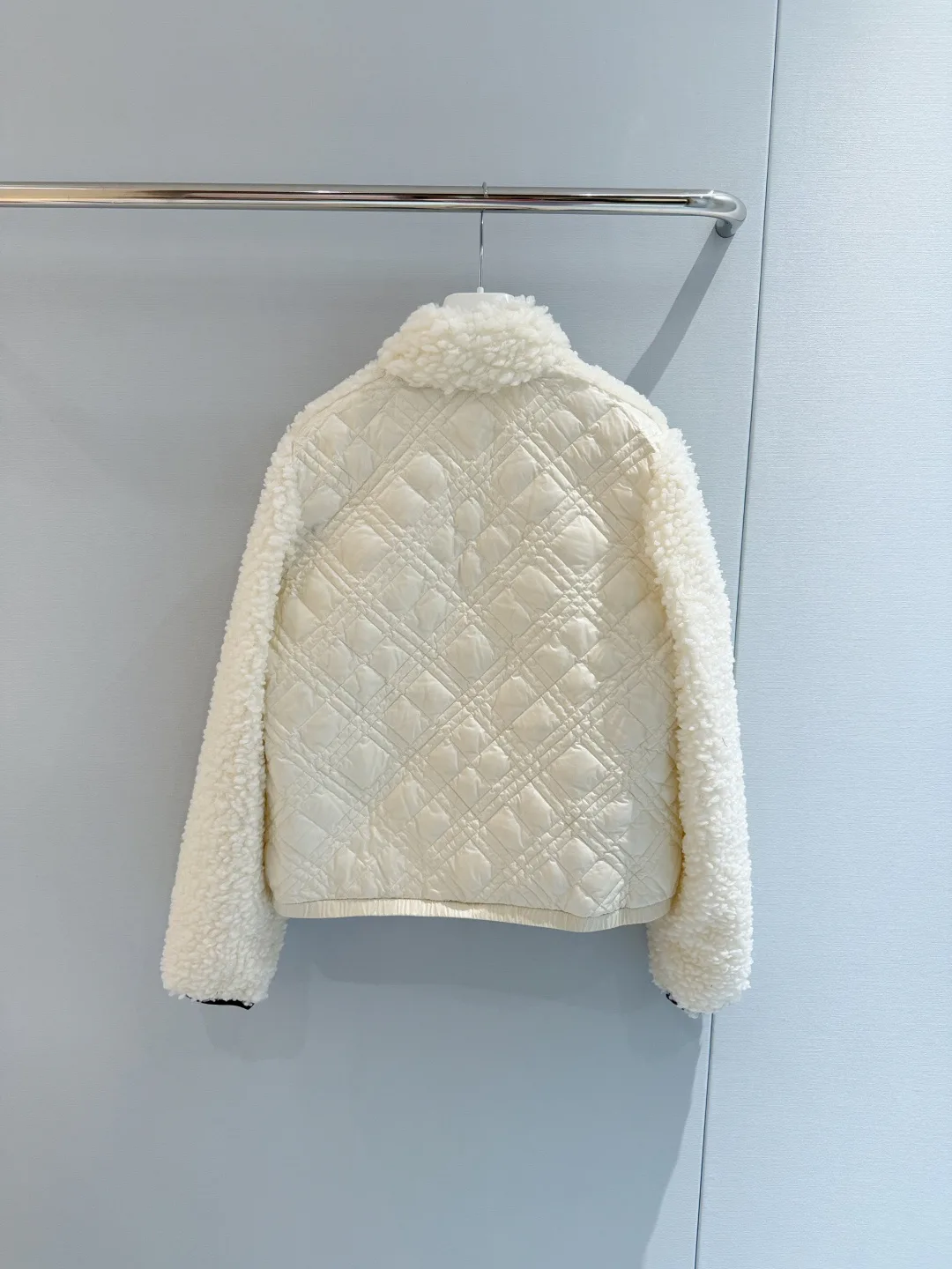 Women's Jackets And Down Jackets MONCLER 18049822
