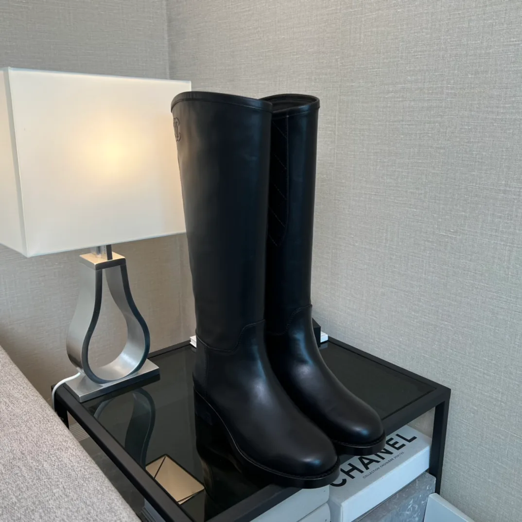 Women's Boots CHANEL 18347571