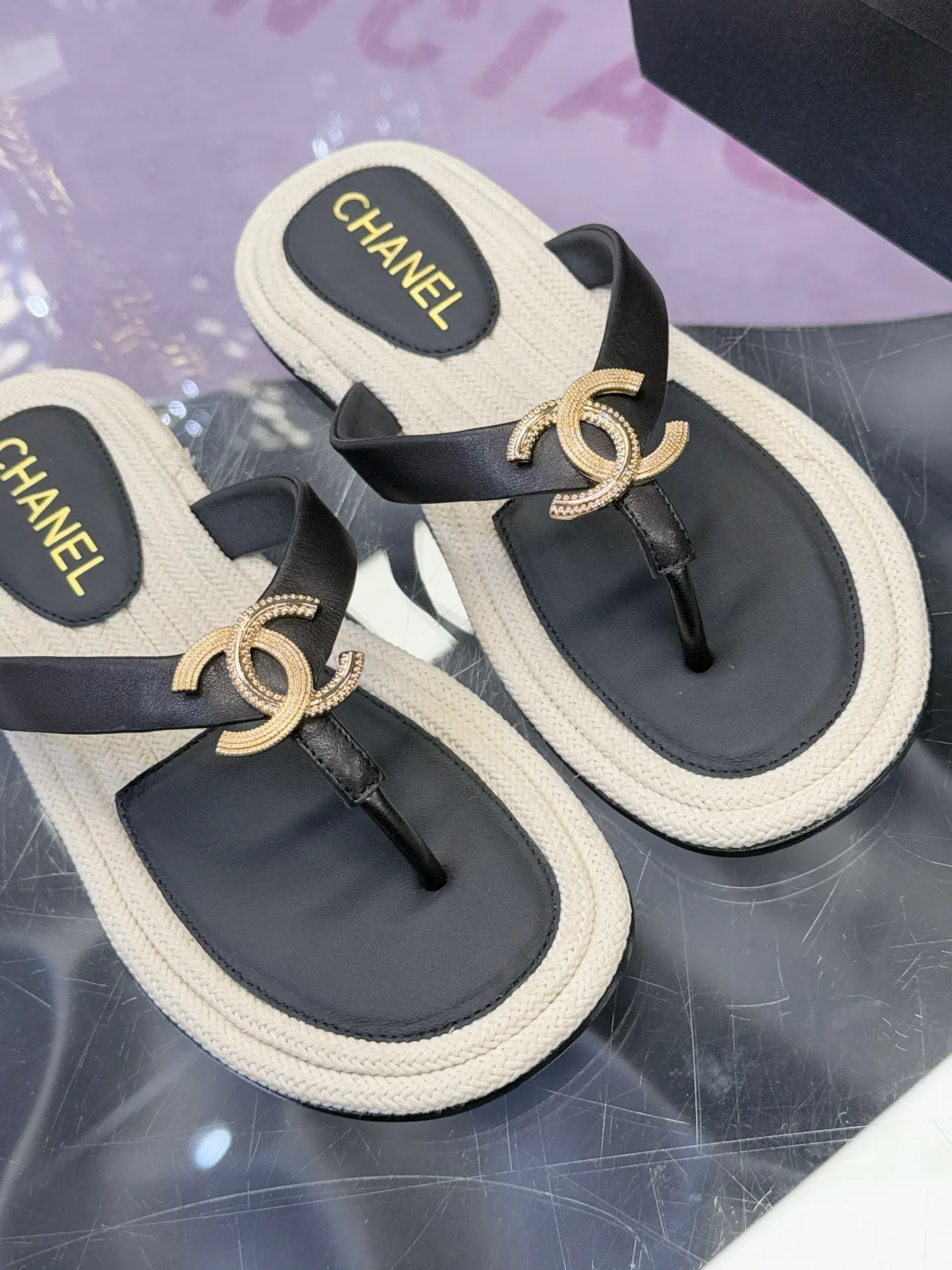Women's Flip-Flops CHANEL 16978437