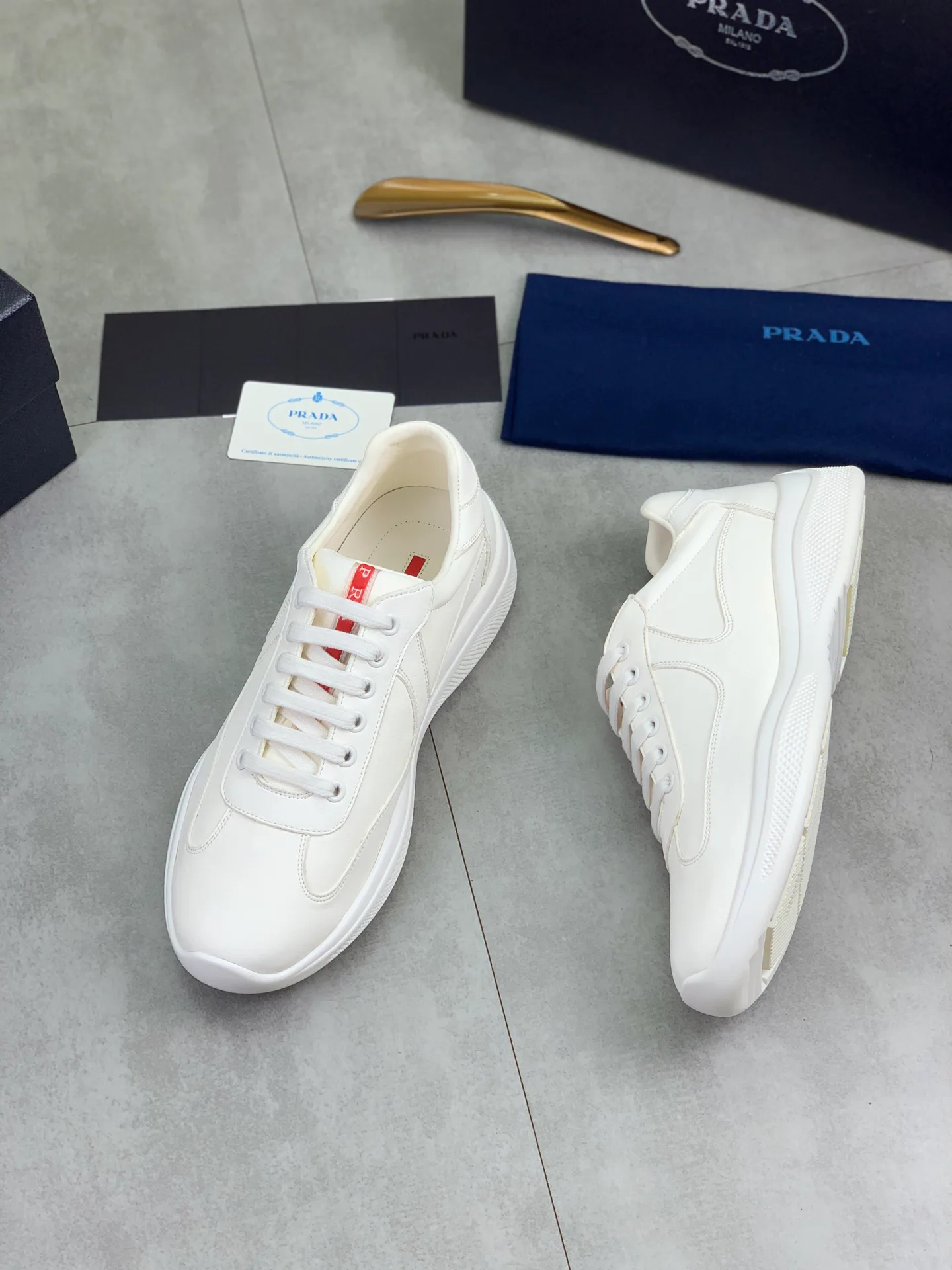 Women's Sneakers PRADA 18365162