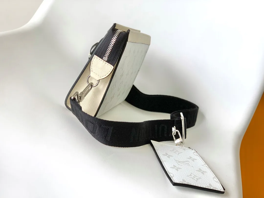 Women's Shoulder Bags LOUIS VUITTON 17904105