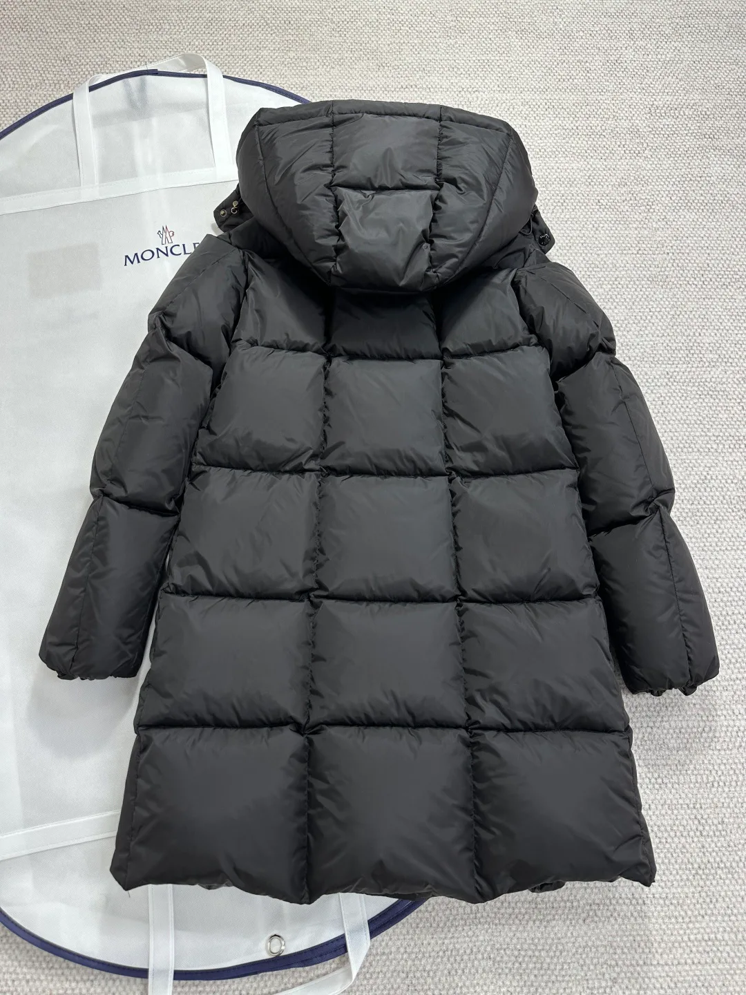 Women's Jackets And Down Jackets MONCLER 18538725