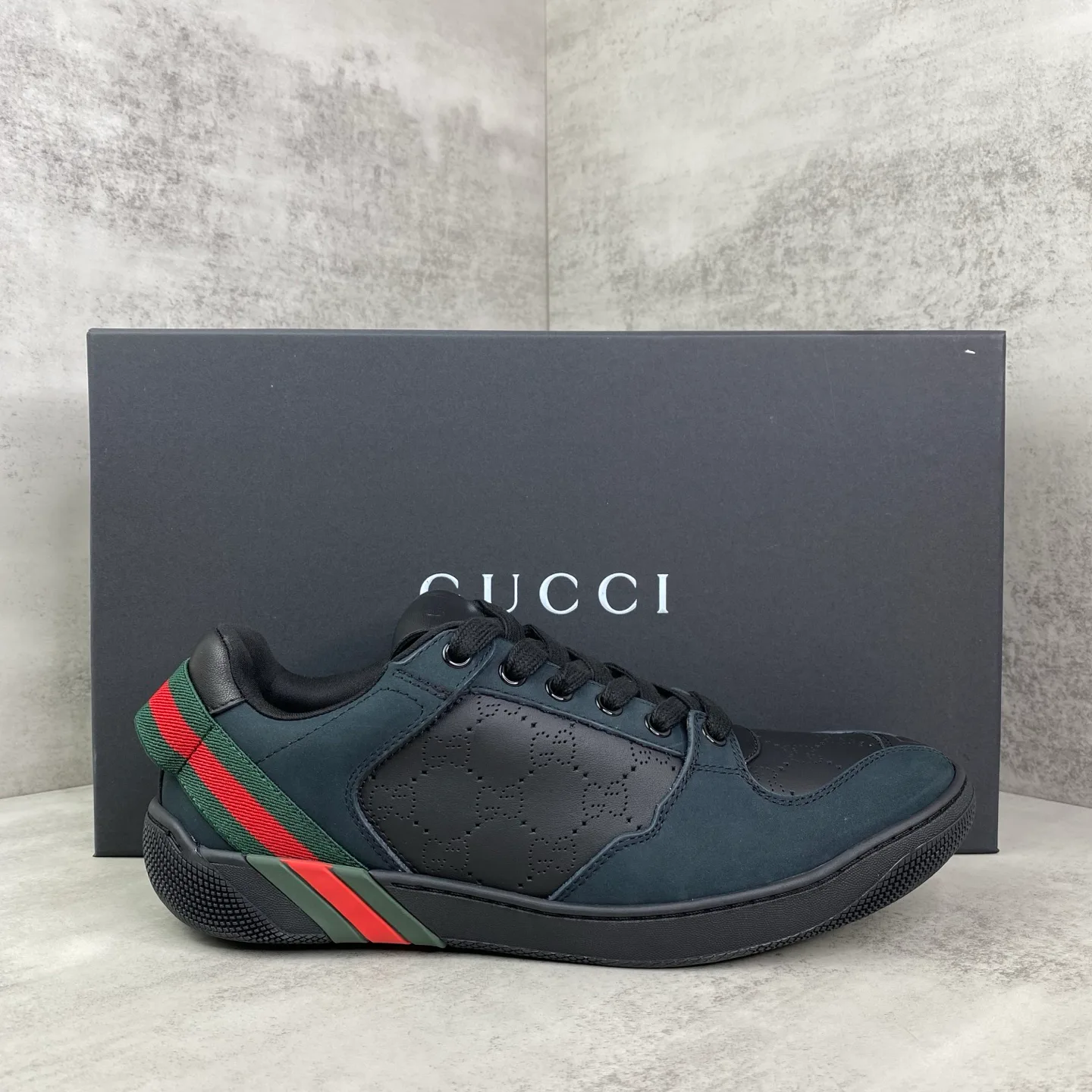 Women's Sneakers GUCCI 18437400