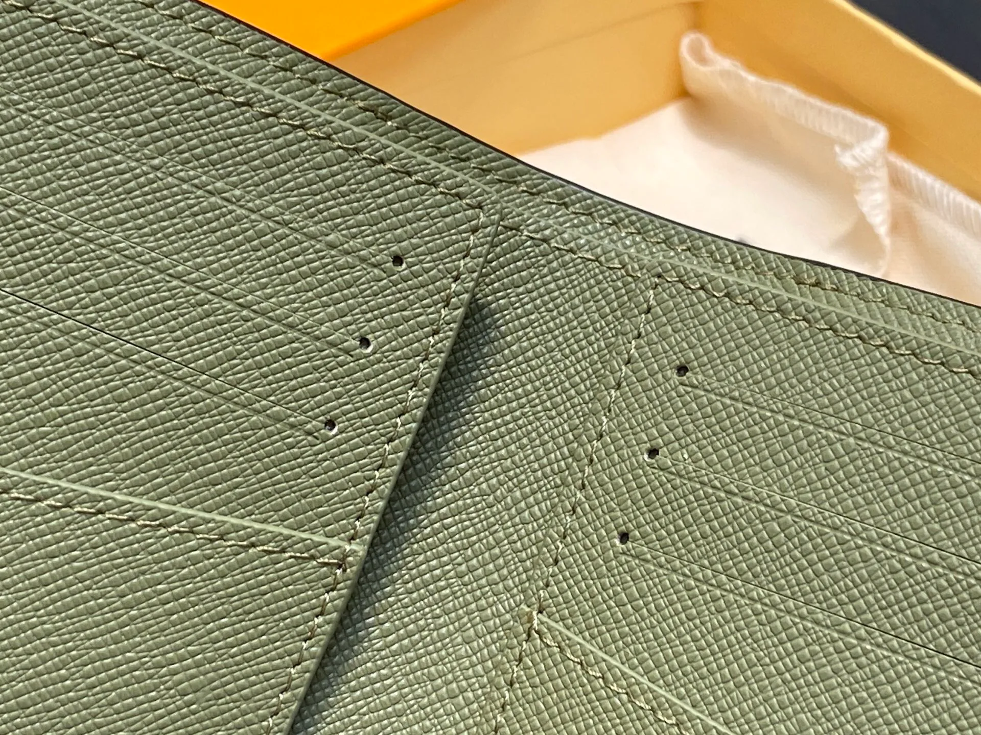 Women's Clutches LOUIS VUITTON 17499405