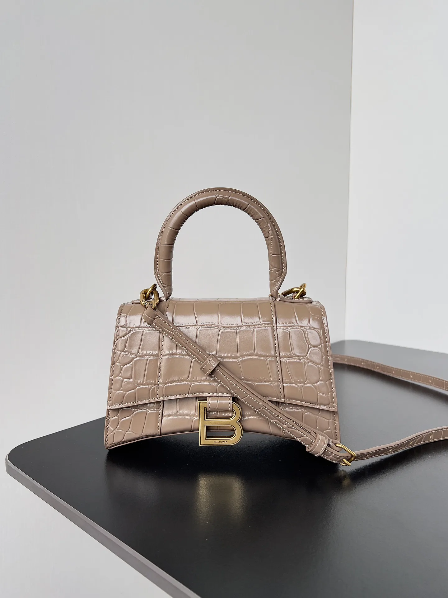Классические Сумки Женские Balenciaga 18619527