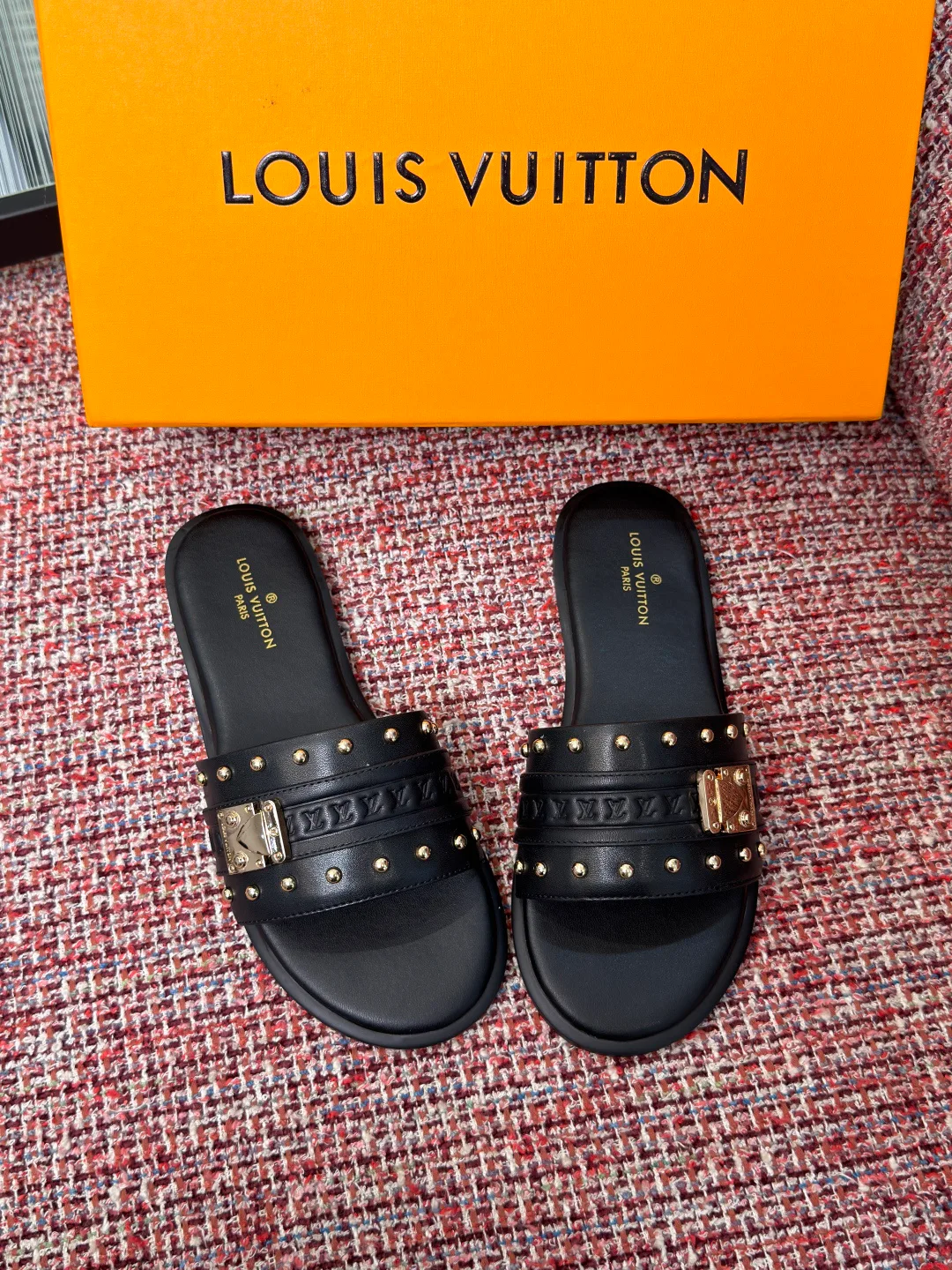 Women's Flip-Flops LOUIS VUITTON 16983525