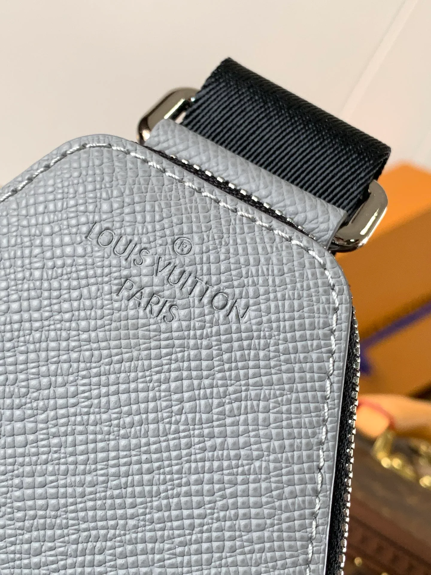 Women's Shoulder Bags LOUIS VUITTON 17948724