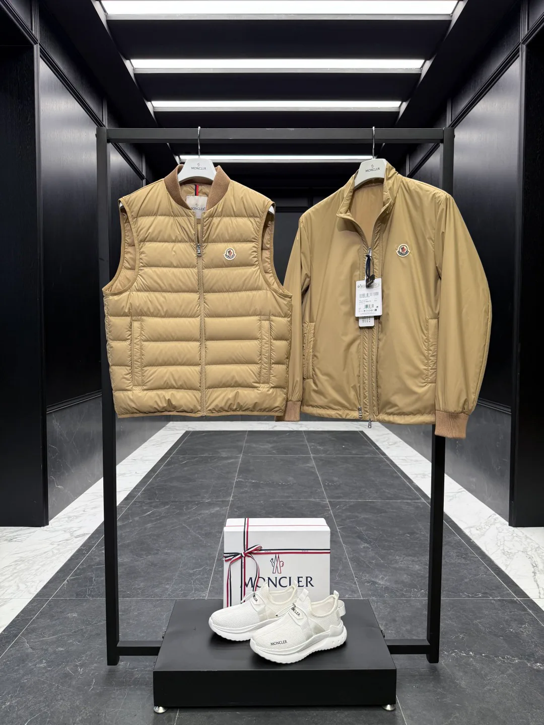 Men's Jackets And Down Jackets MONCLER 18007604