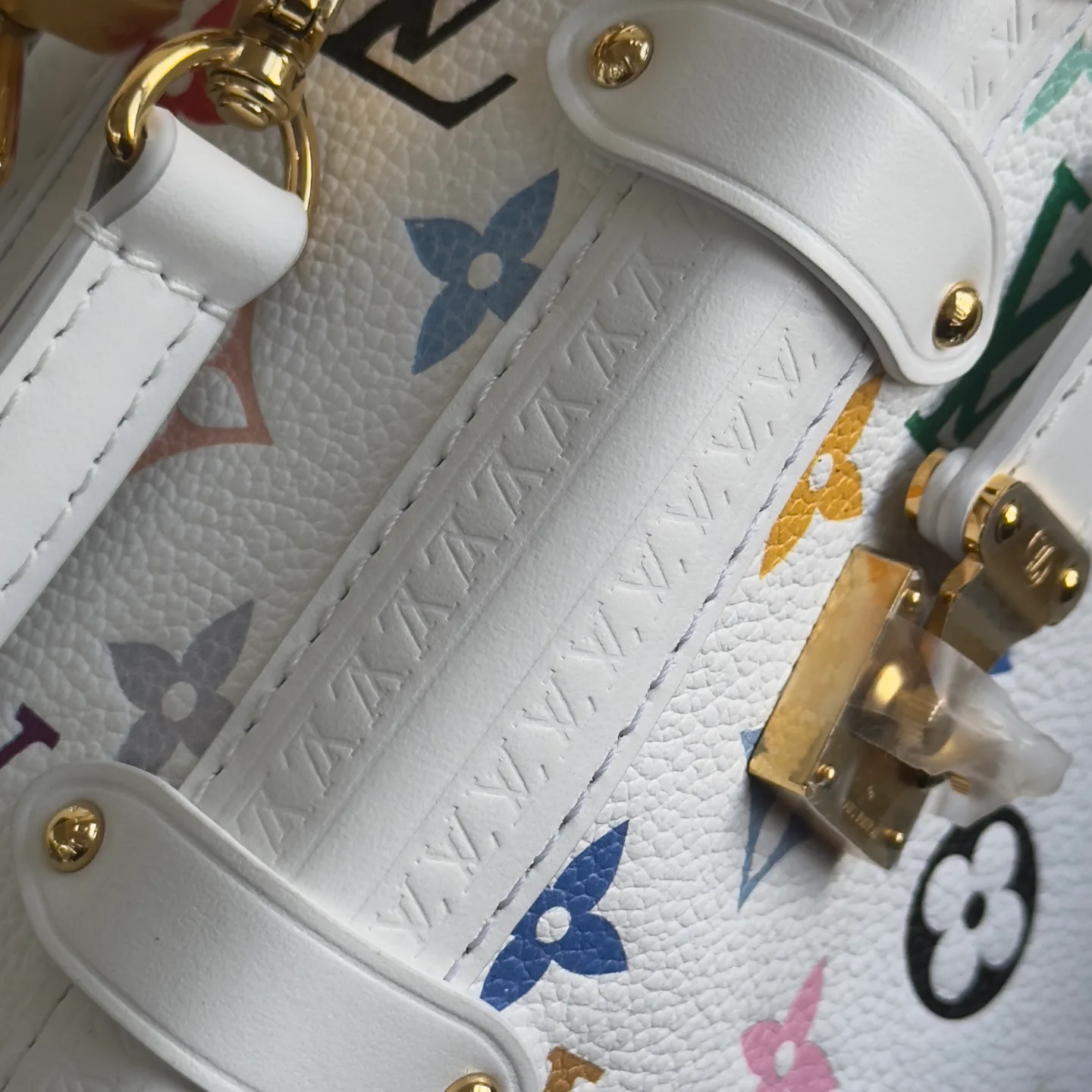 Women's Classic Handbags LOUIS VUITTON 18376448