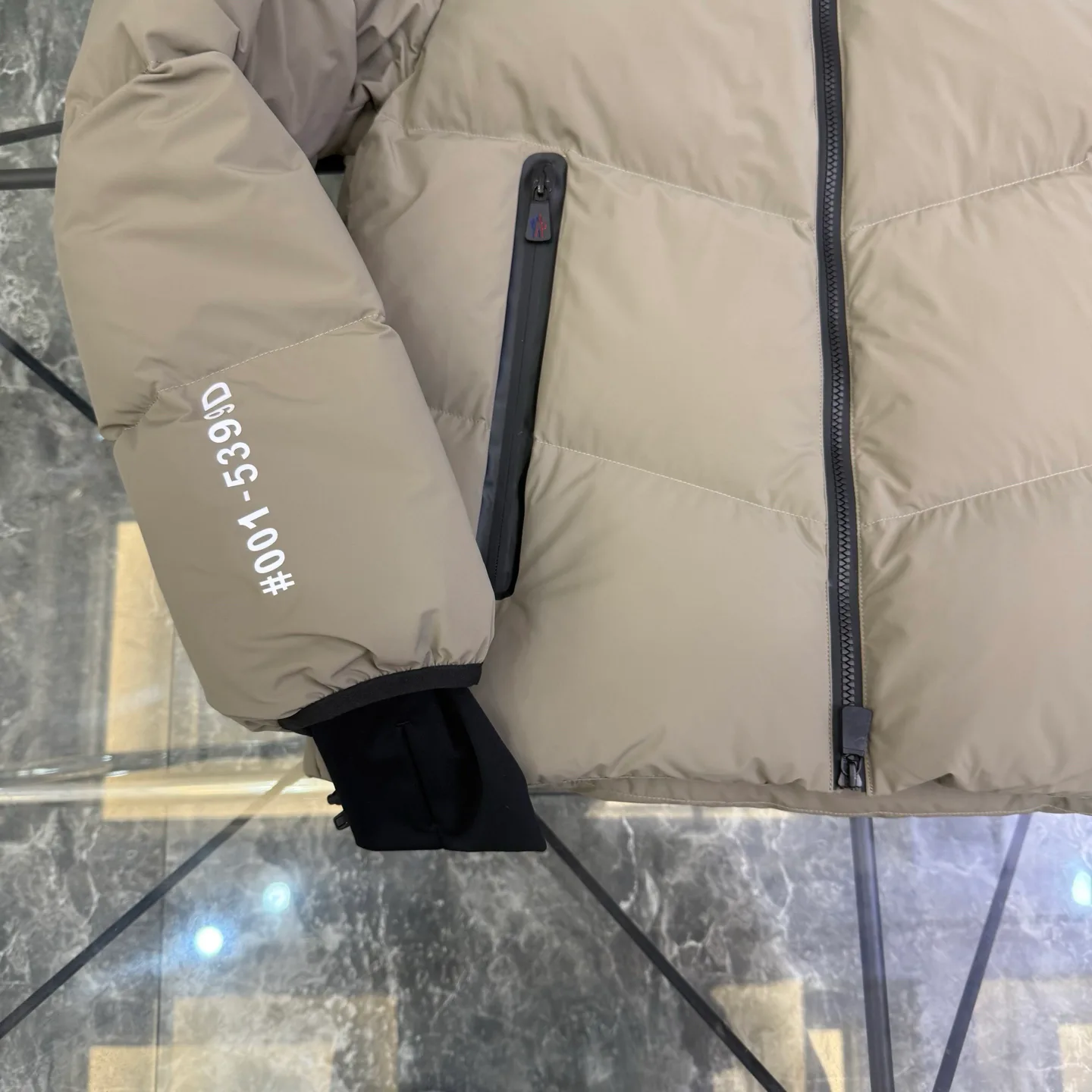 Куртки И Пуховики Мужские Moncler 18615027