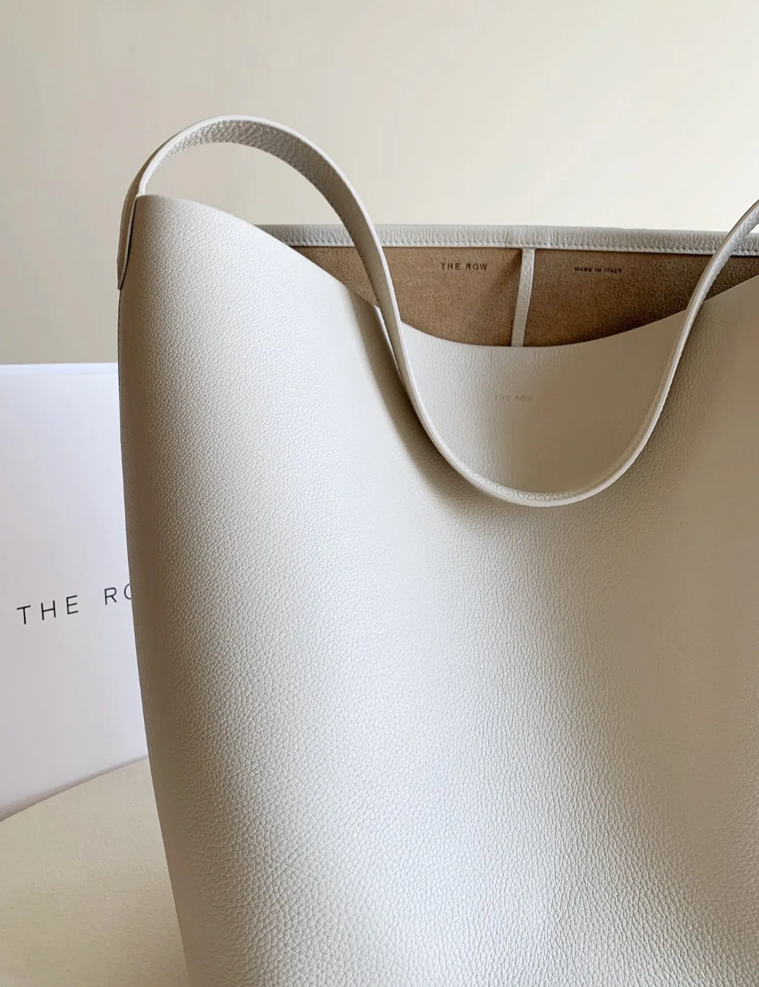 Women's Classic Handbags THE ROW 18070661