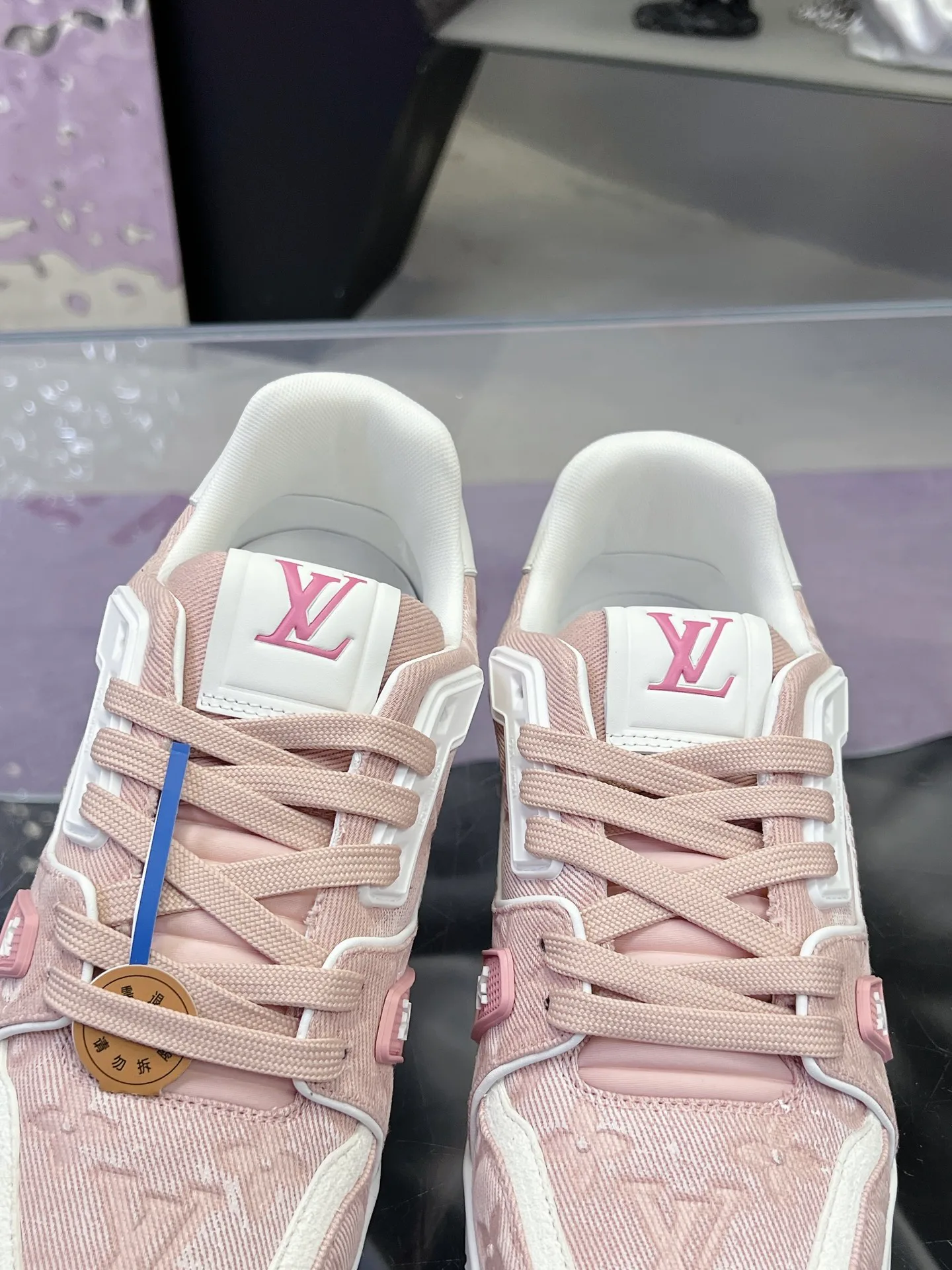 Women's Sneakers LOUIS VUITTON 17368595