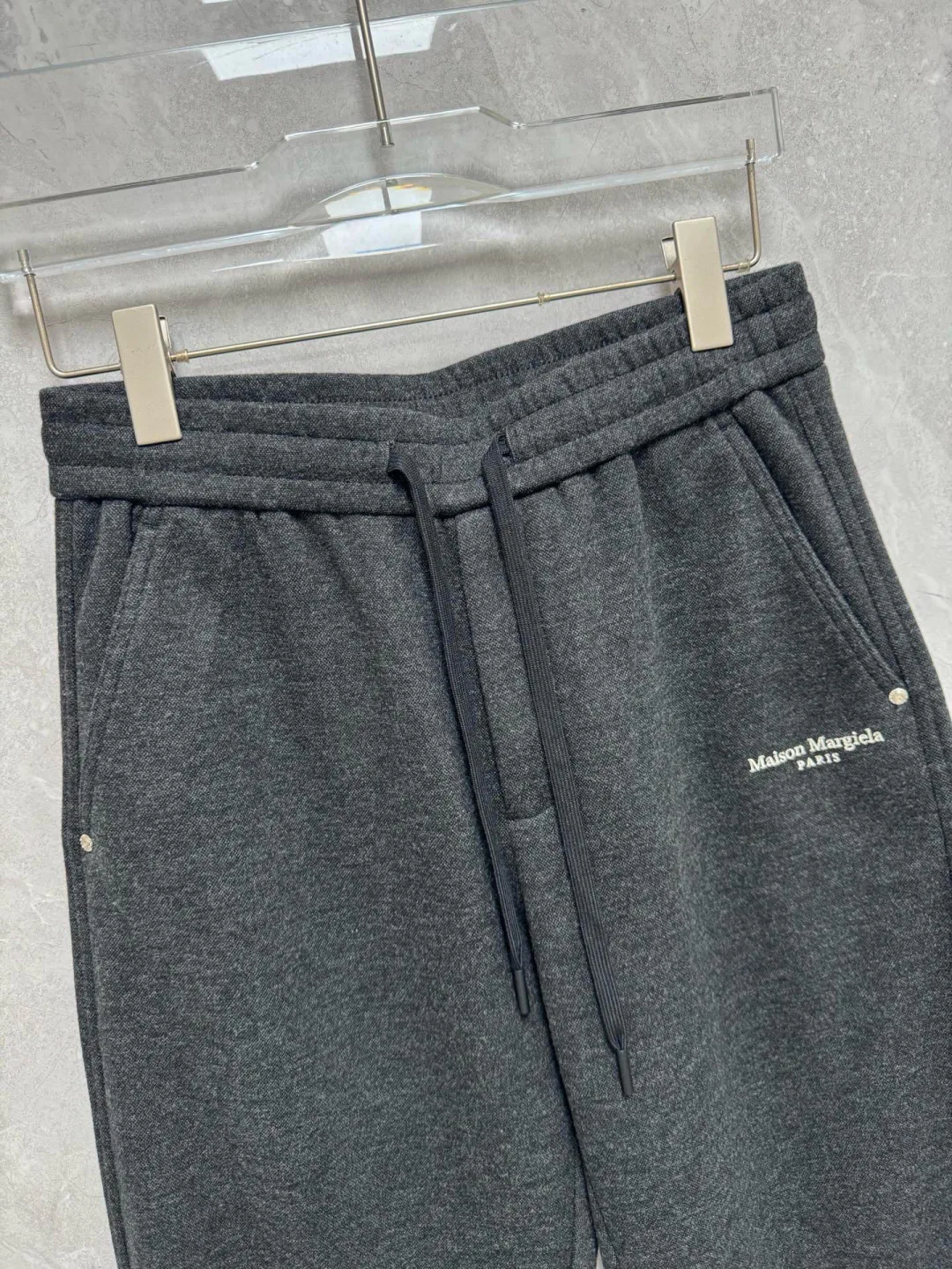 Брюки Мужские Maison Margiela 18606084