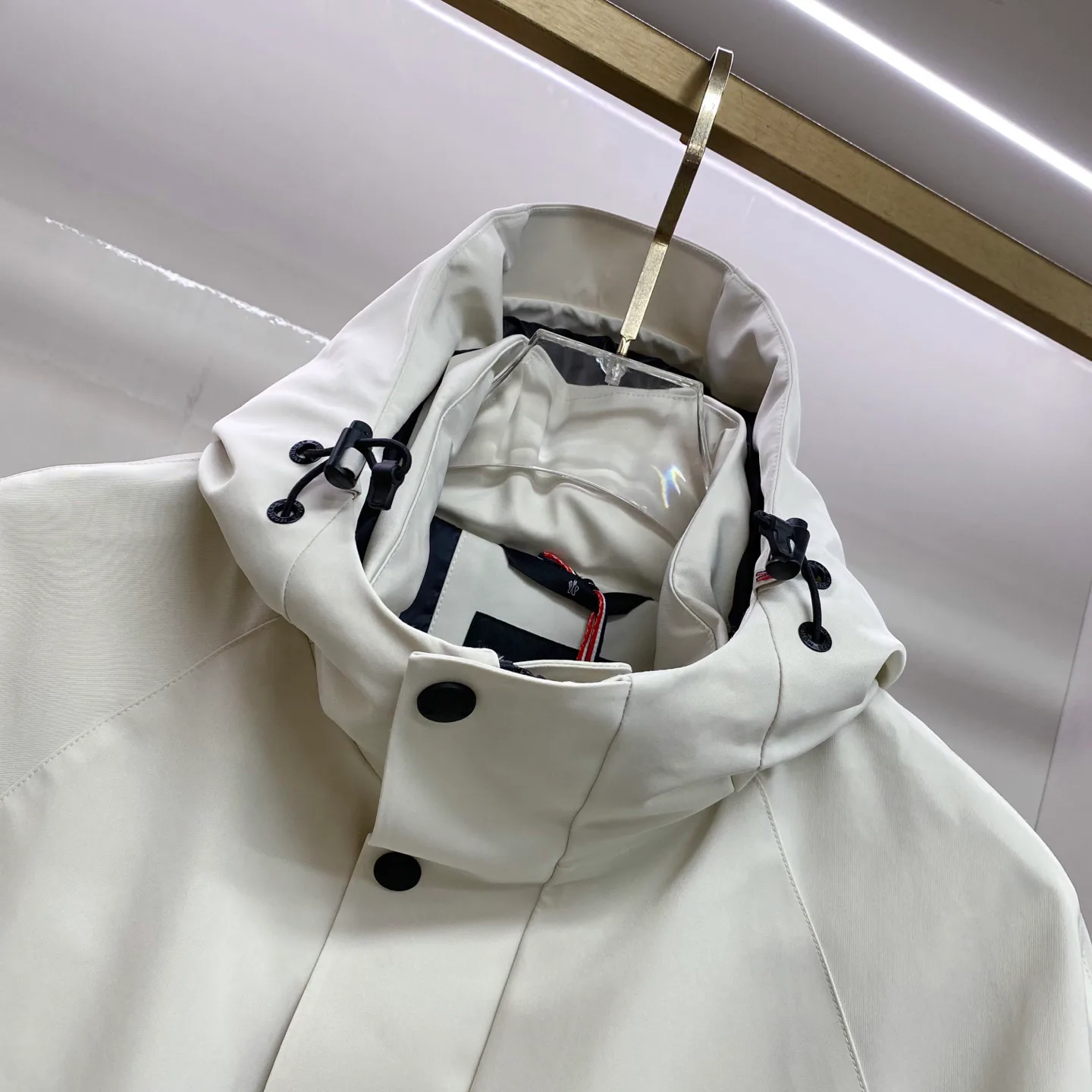 Women's Jackets And Down Jackets MONCLER 18236882
