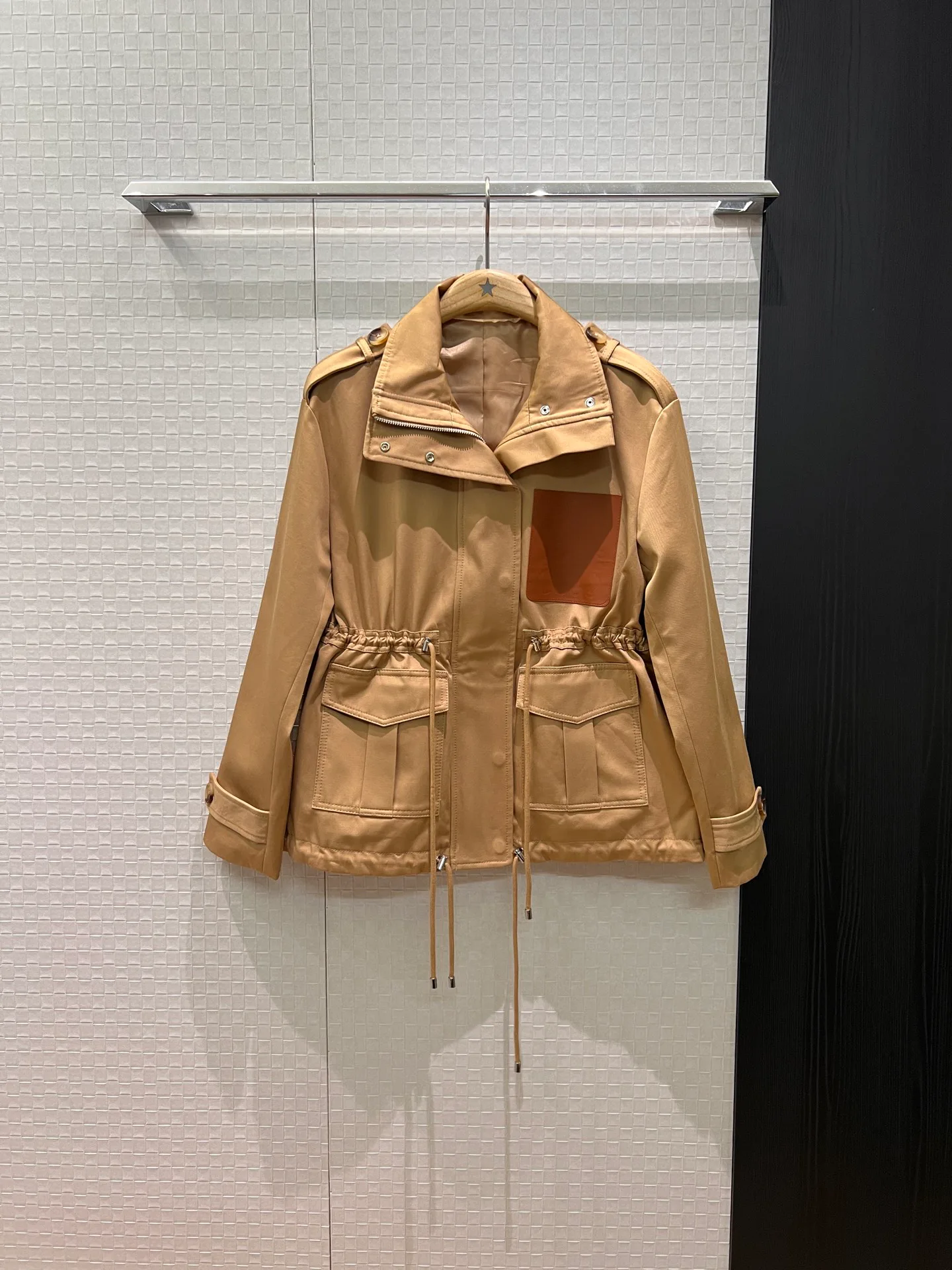 Women's Jackets And Down Jackets LOEWE 18150518