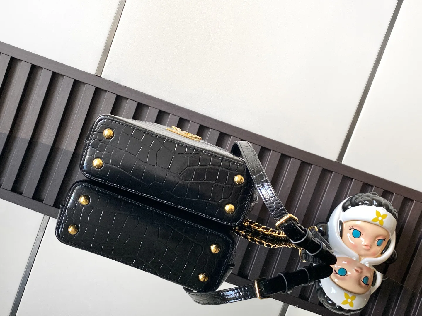 Women's Classic Handbags LOUIS VUITTON 18019350