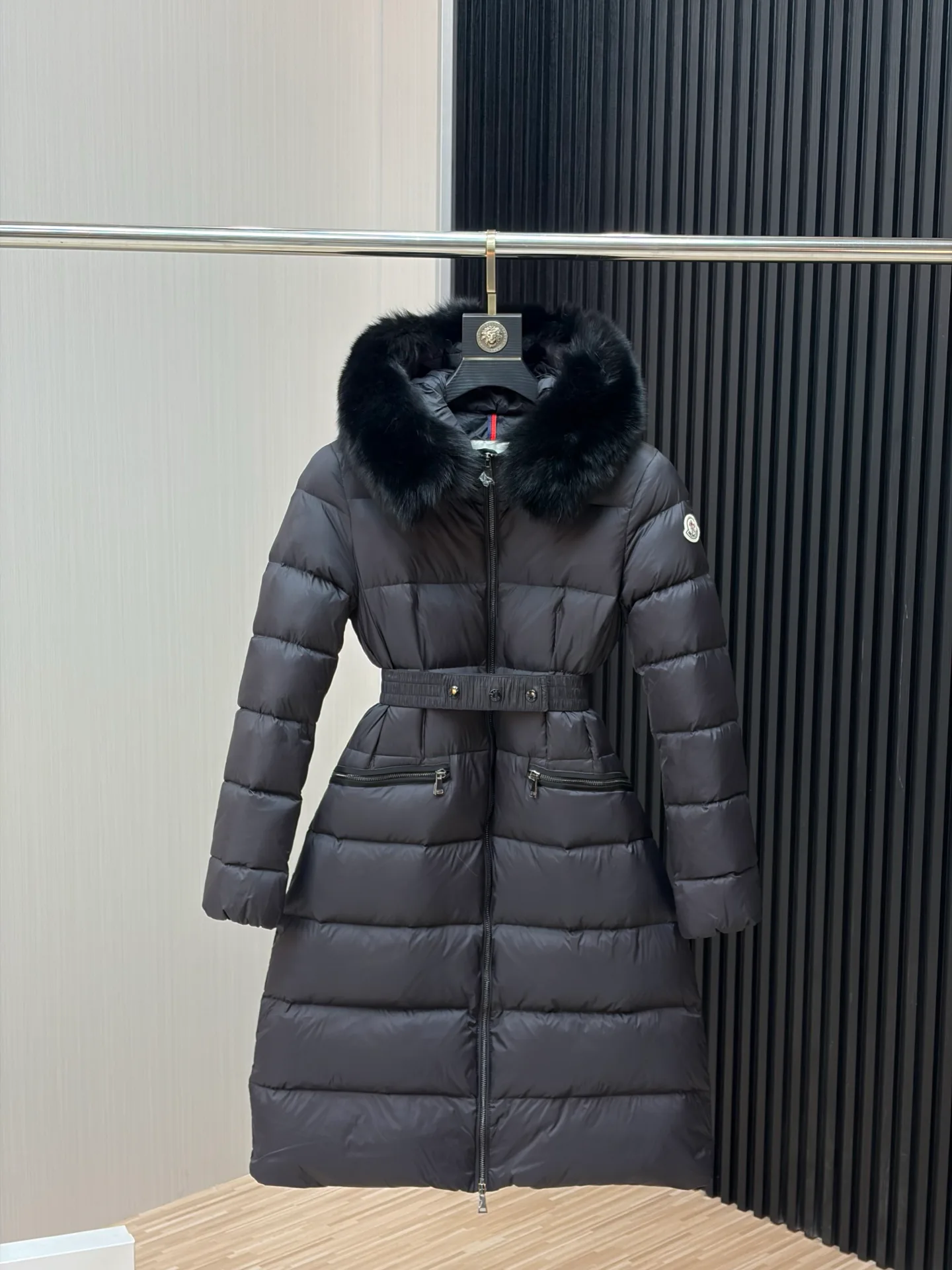 Women's Jackets And Down Jackets MONCLER 17926549