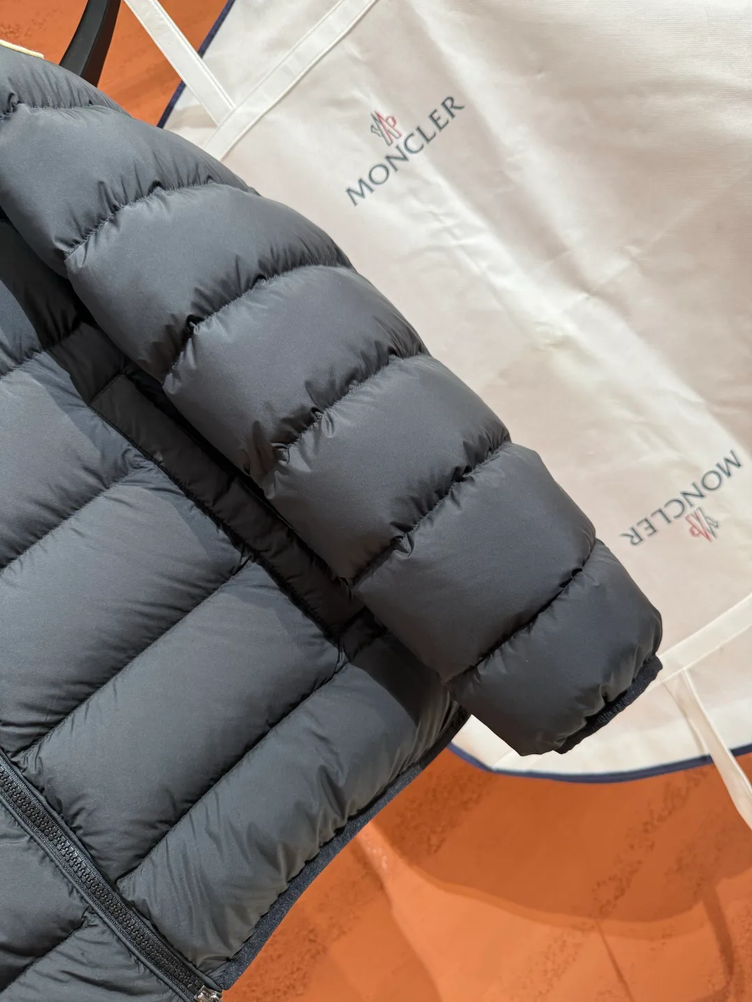 Women's Jackets And Down Jackets MONCLER 18436278