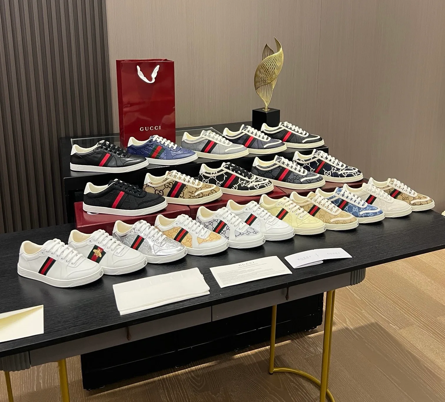 Women's Sneakers GUCCI 17131960