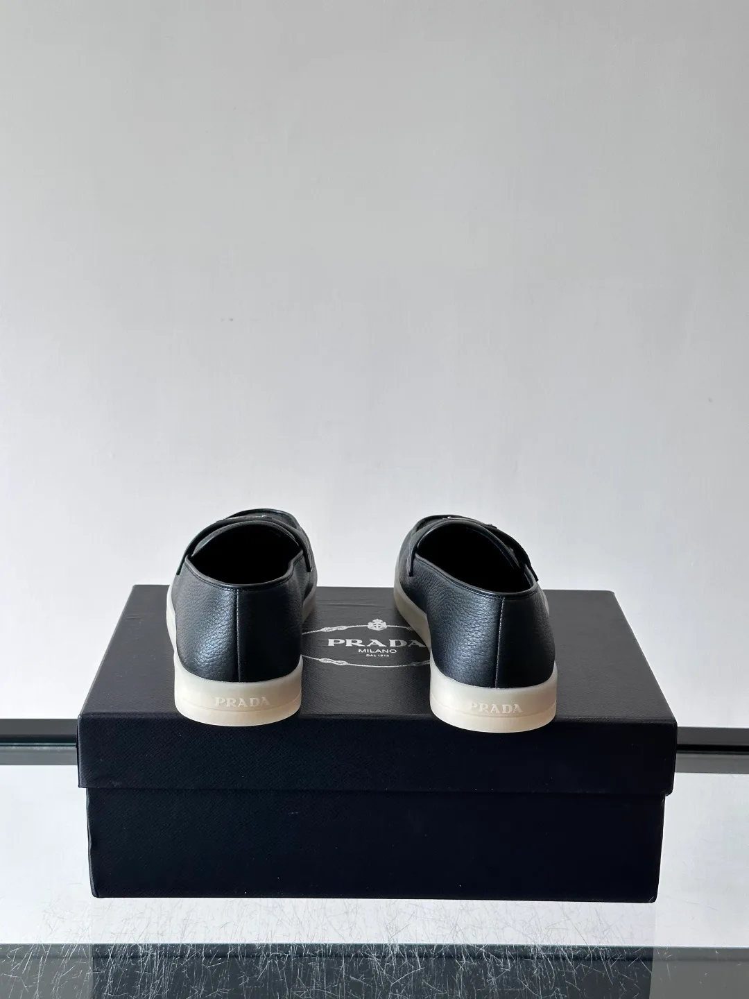 Men's Loafers And Dress Shoes PRADA 18102307