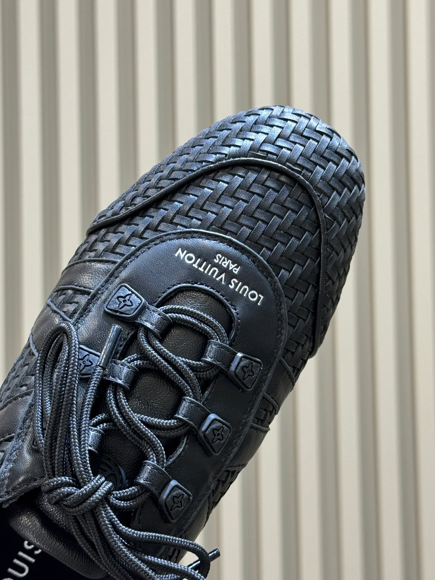 Women's Sneakers LOUIS VUITTON 18072951