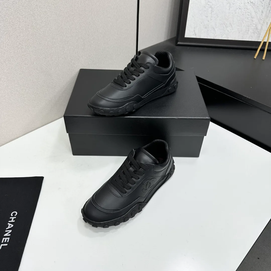 Women's Sneakers CHANEL 18025582