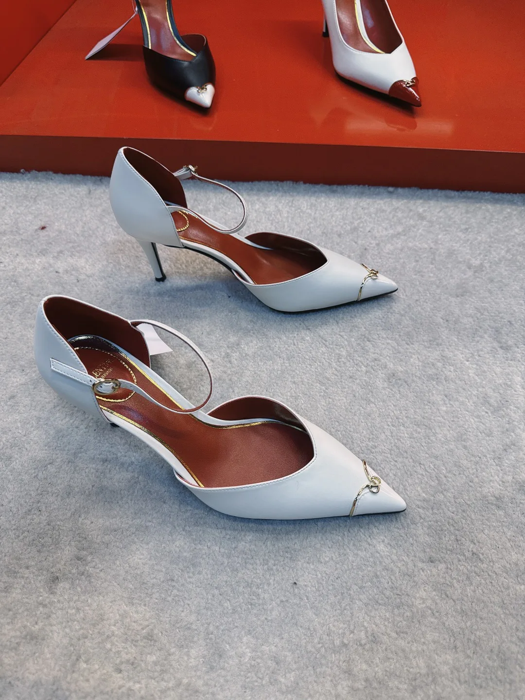 Women's Heels VALENTINO 17922387