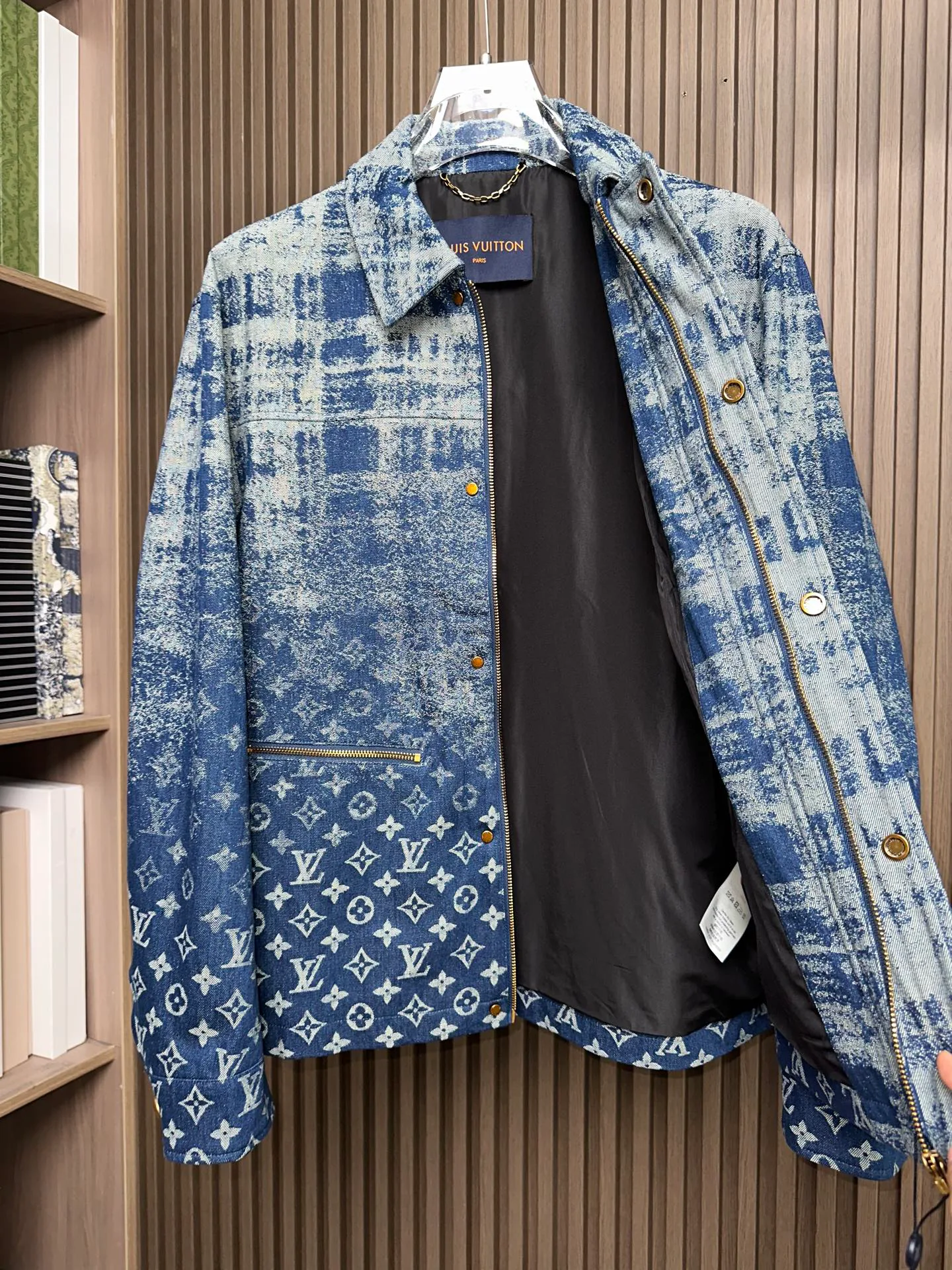 Men's Jackets And Down Jackets LOUIS VUITTON 18109844