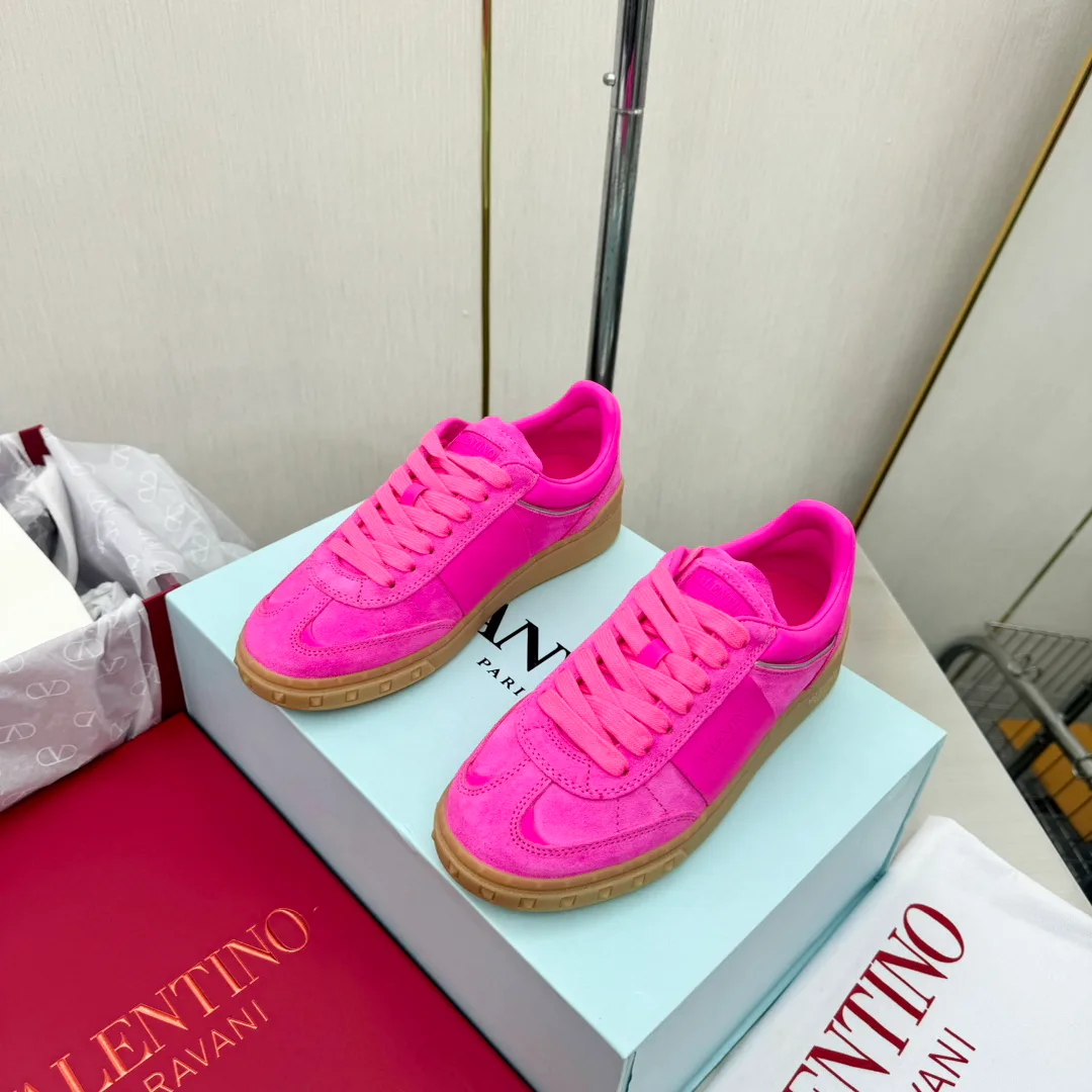 Women's Sneakers VALENTINO 17955029