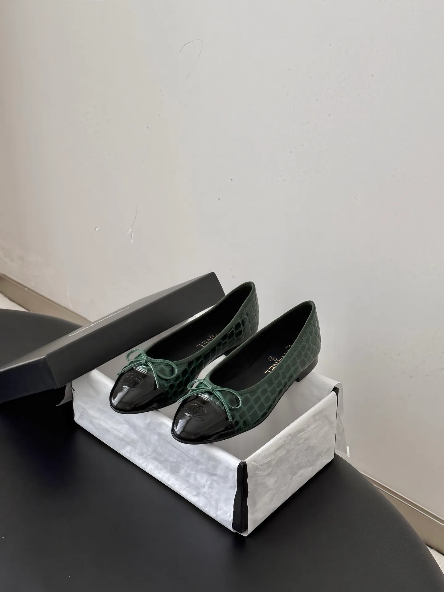 Women's Ballet Flats CHANEL 18083675