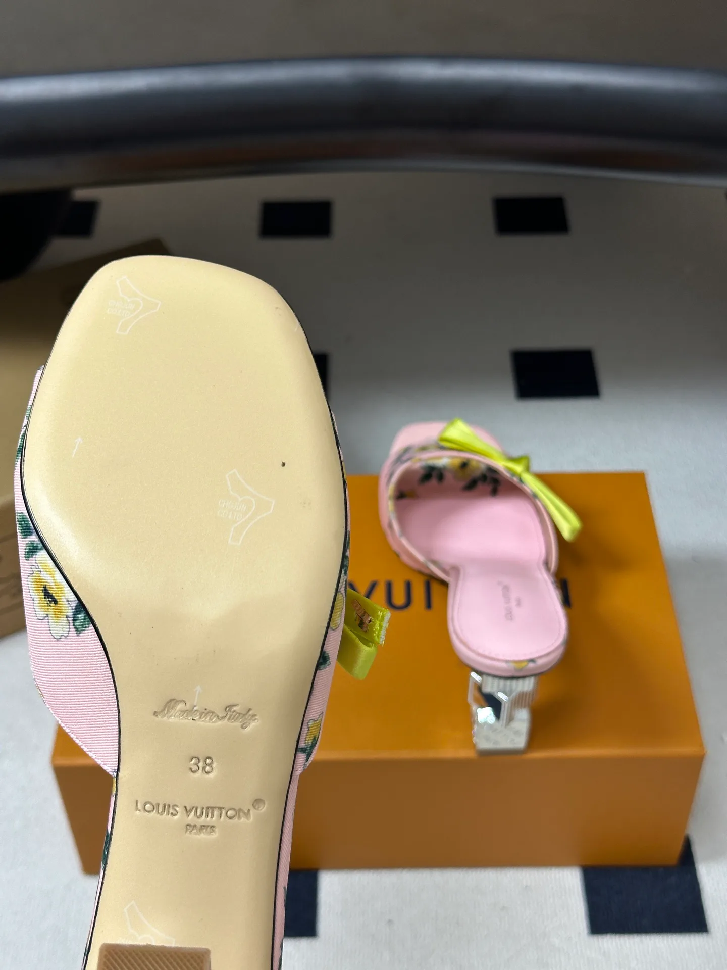 Women's Open-Toe Sandals LOUIS VUITTON 17768223