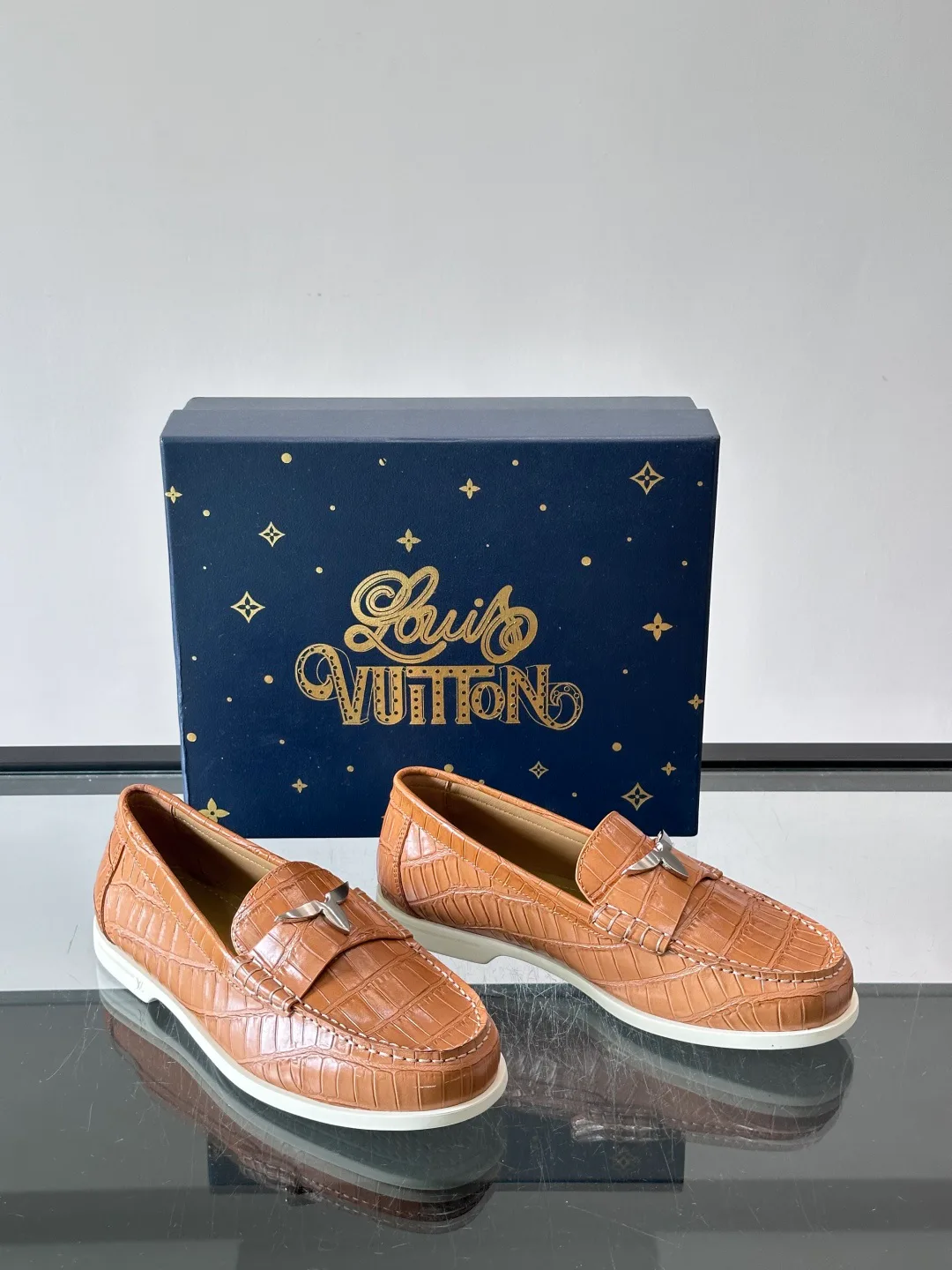 Men's Loafers And Dress Shoes LOUIS VUITTON 18118560