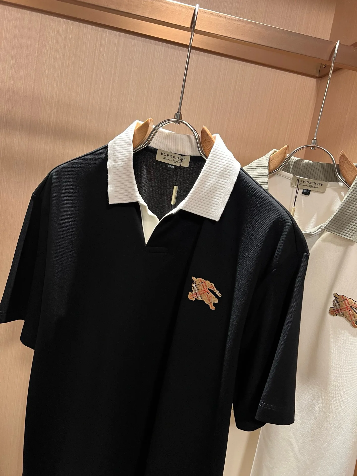 Men's Shirts BURBERRY 18243926
