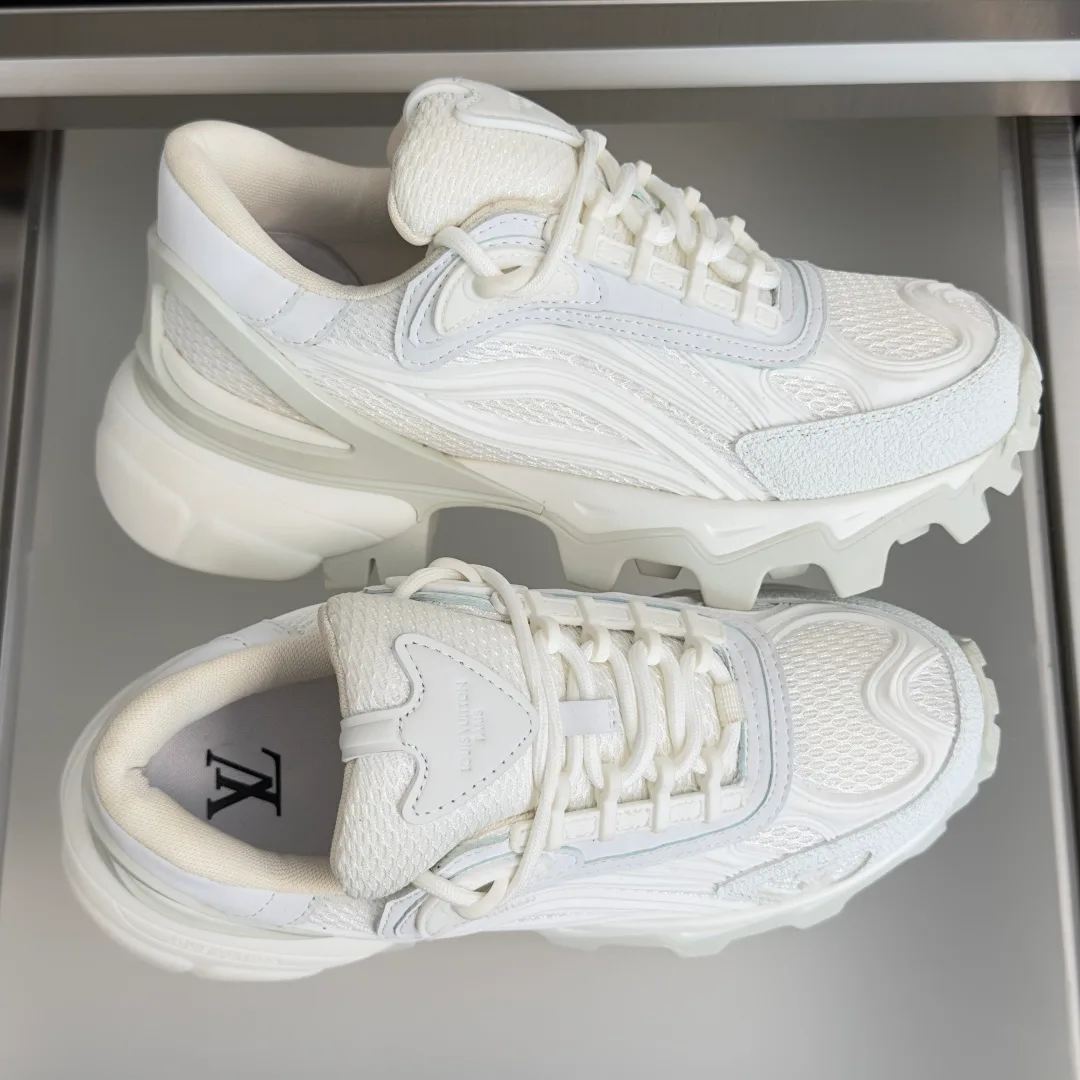 Women's Sneakers LOUIS VUITTON 17950391