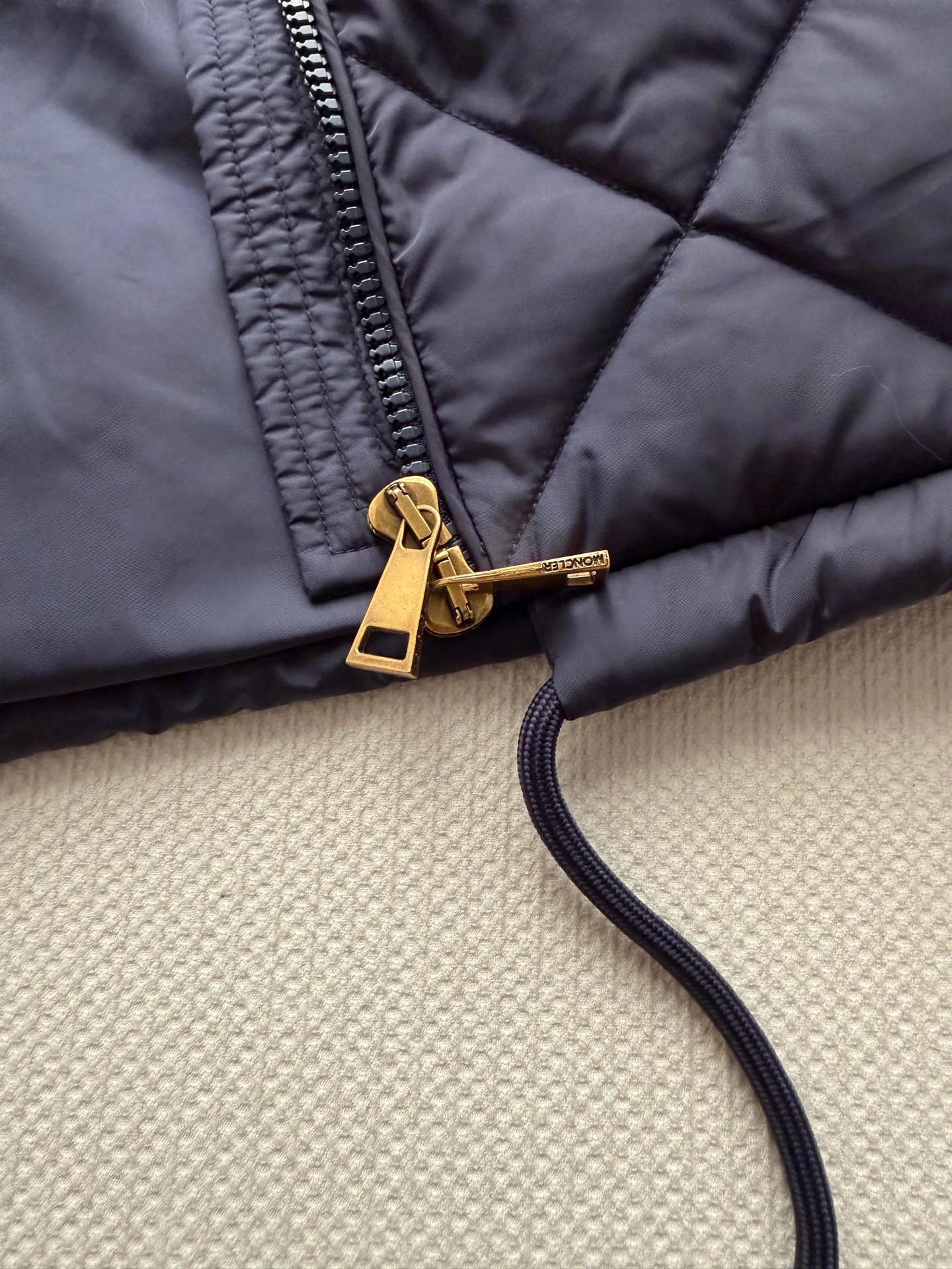 Women's Jackets And Down Jackets MONCLER 18325816