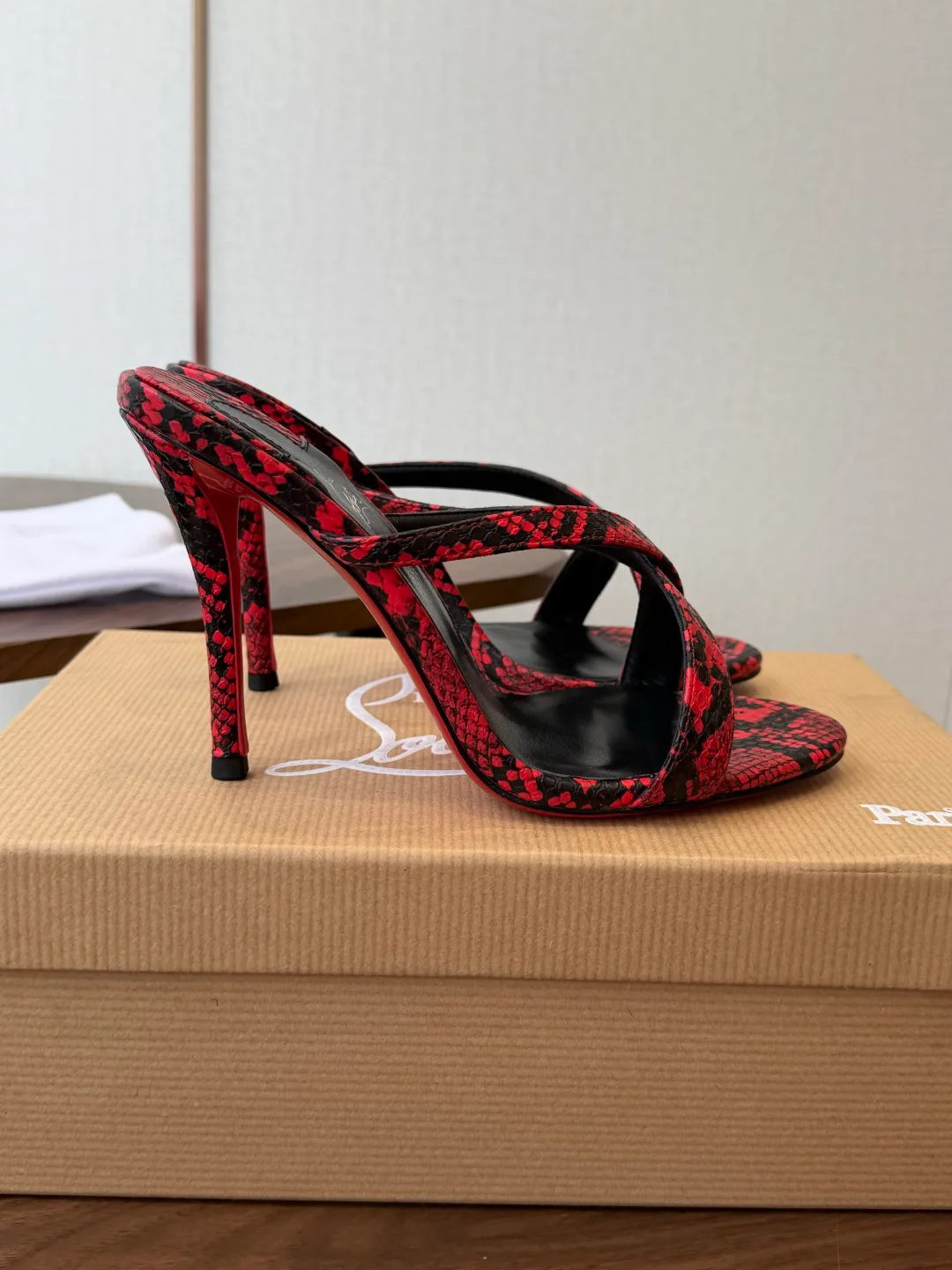 Women's Open-Toe Sandals CHRISTIAN LOUBOUTIN 18183082